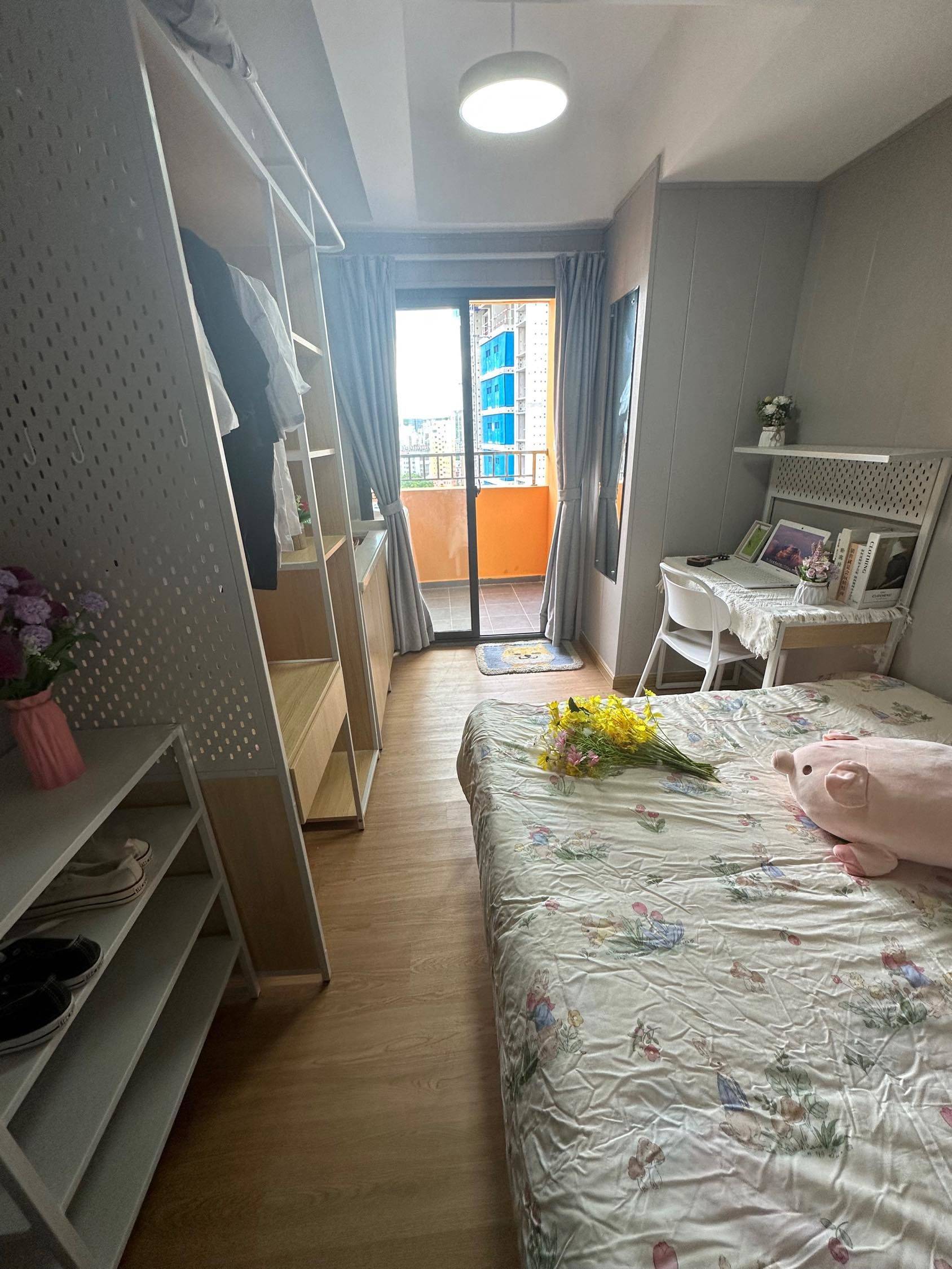 ShenzhenLonghuaCozy Gender LimitHustle & Bustle