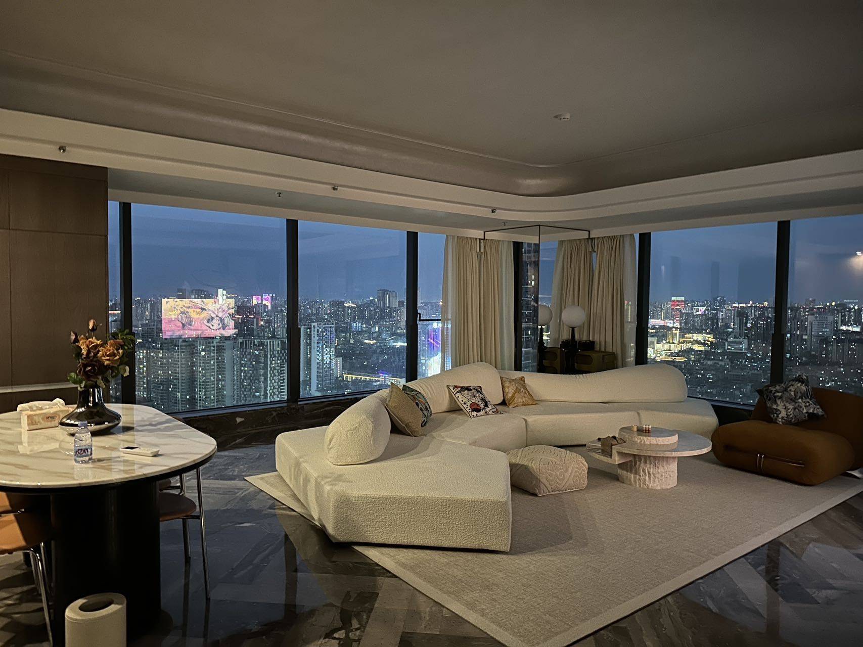 Chengdu-JinJiang-大平层落地窗-管家服务-无敌视野