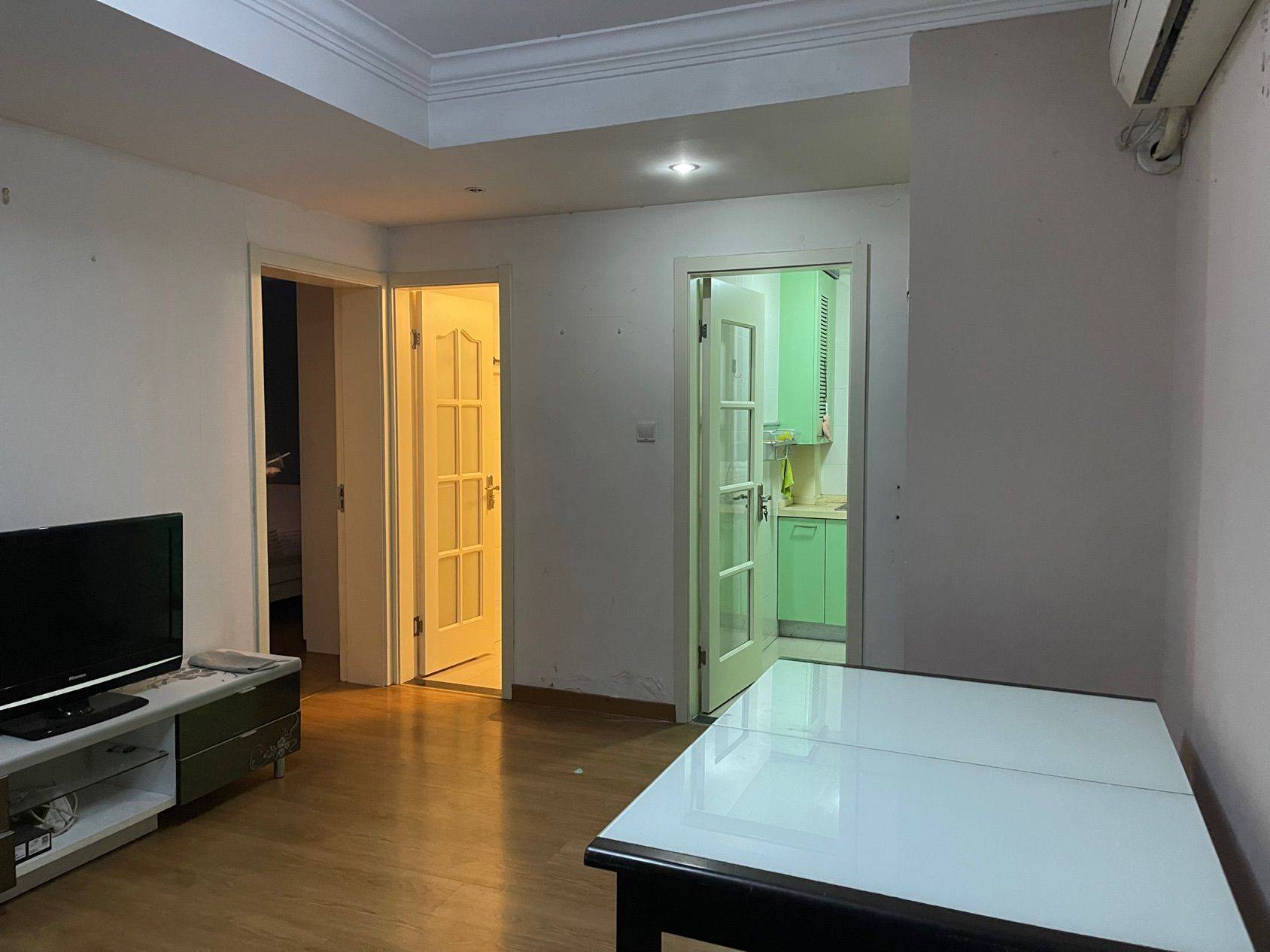 Shanghai-Xuhui-Long Term,Shared Apartment