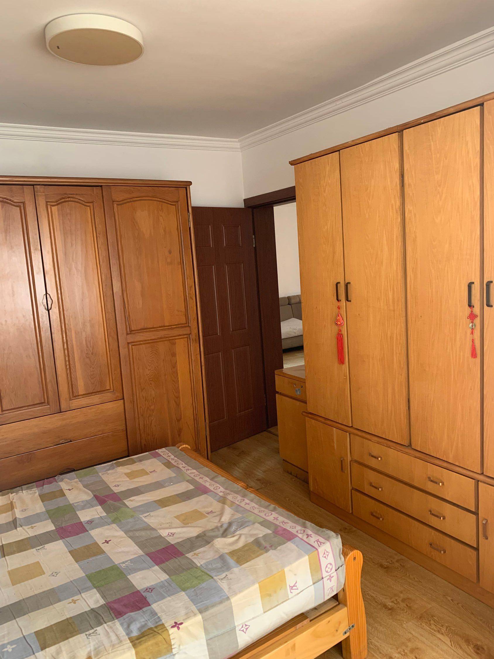 Kunming-Panlong-23RMB/Night,宽带免费,无中介费,地铁口旁,市中心,押一付一,💃,拎包入住,不是中介,房东直租