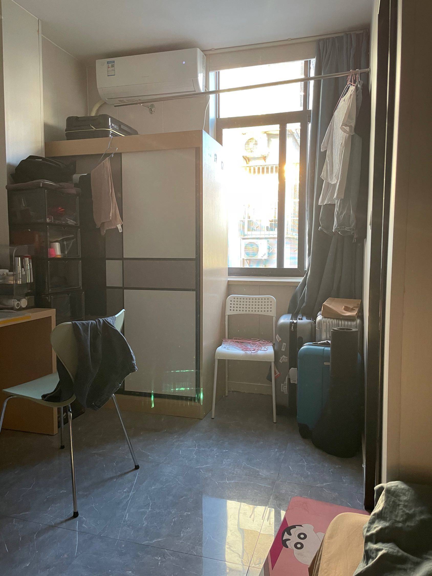 Shanghai-Pudong-No Gender Limit