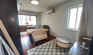 Shanghai-Jing‘An-🏠,市中心,睡眠环境安静,树景房,配有投影,地铁口,人民广场3站路,超大落地窗,No Gender Limit