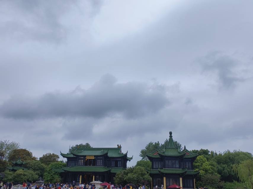 德威烜赫