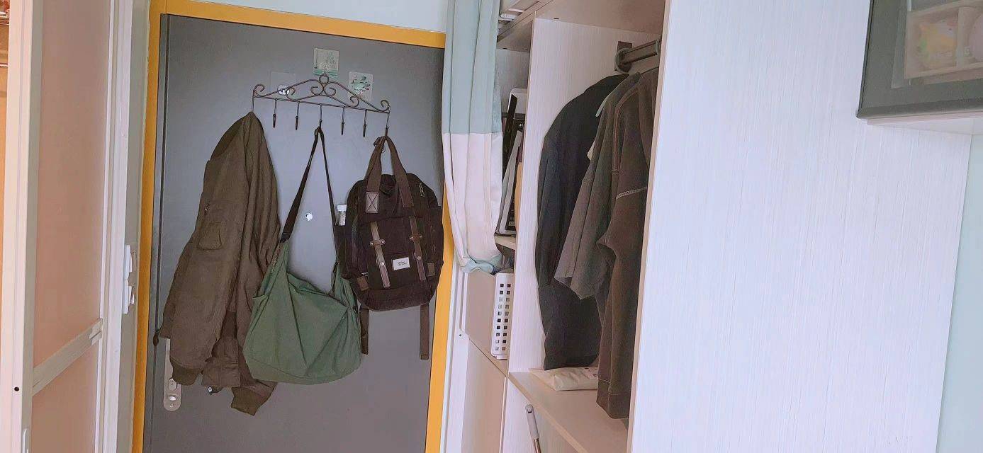 Guangzhou-Tianhe-Clean&Comfy,No Gender Limit,Hustle & Bustle