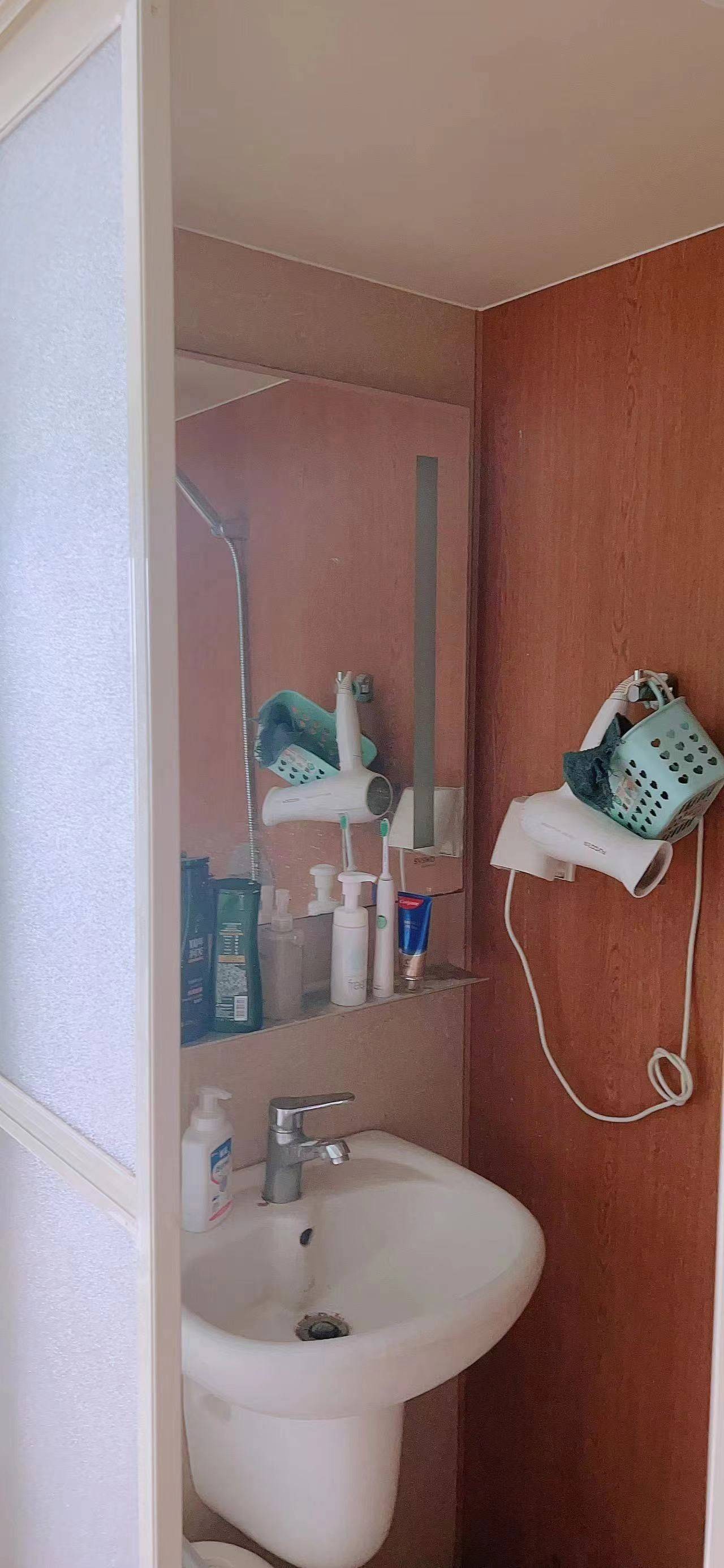 Guangzhou-Tianhe-Clean&Comfy,No Gender Limit,Hustle & Bustle