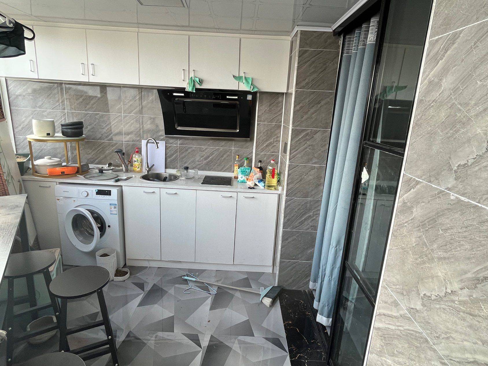 Shanghai-Xuhui-Cozy Home,Clean&Comfy,No Gender Limit,Hustle & Bustle,“Friends”,Chilled,LGBTQ Friendly