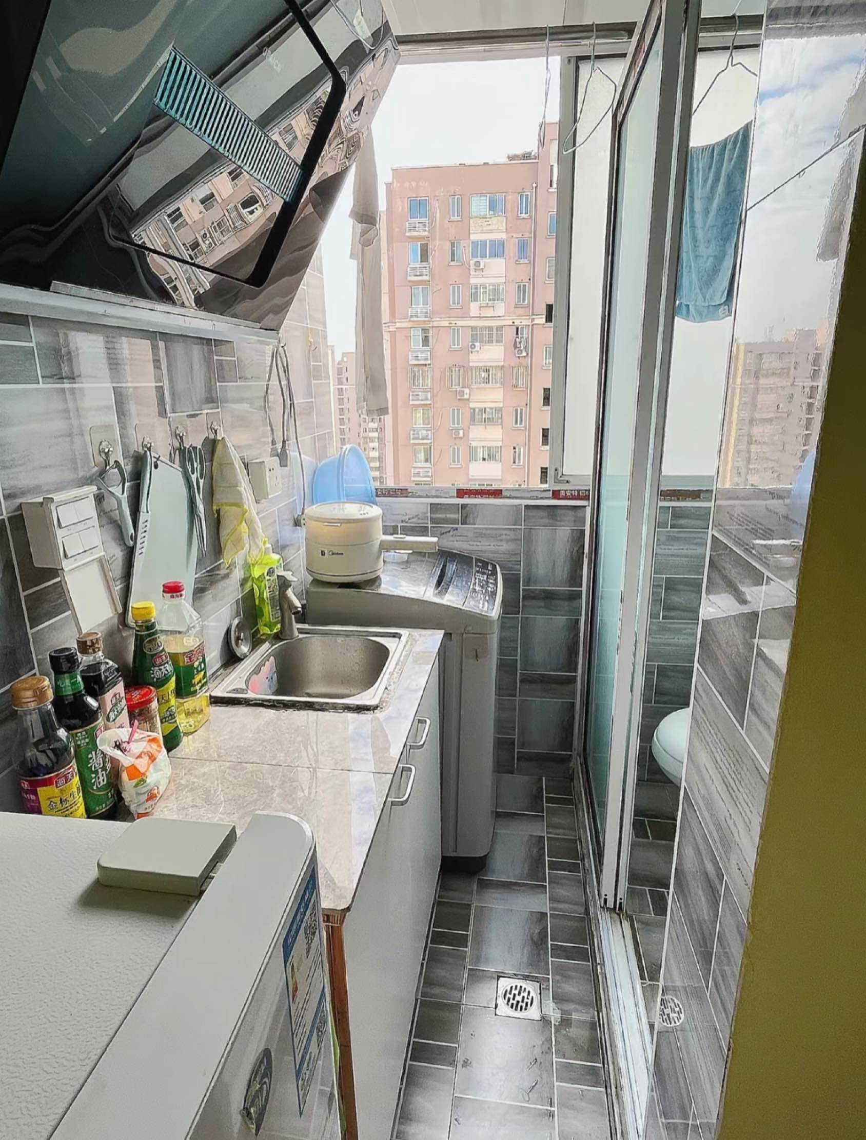 Shanghai-Pudong-Cozy Home,Clean&Comfy,No Gender Limit,Hustle & Bustle,“Friends”,Chilled,LGBTQ Friendly,Pet Friendly