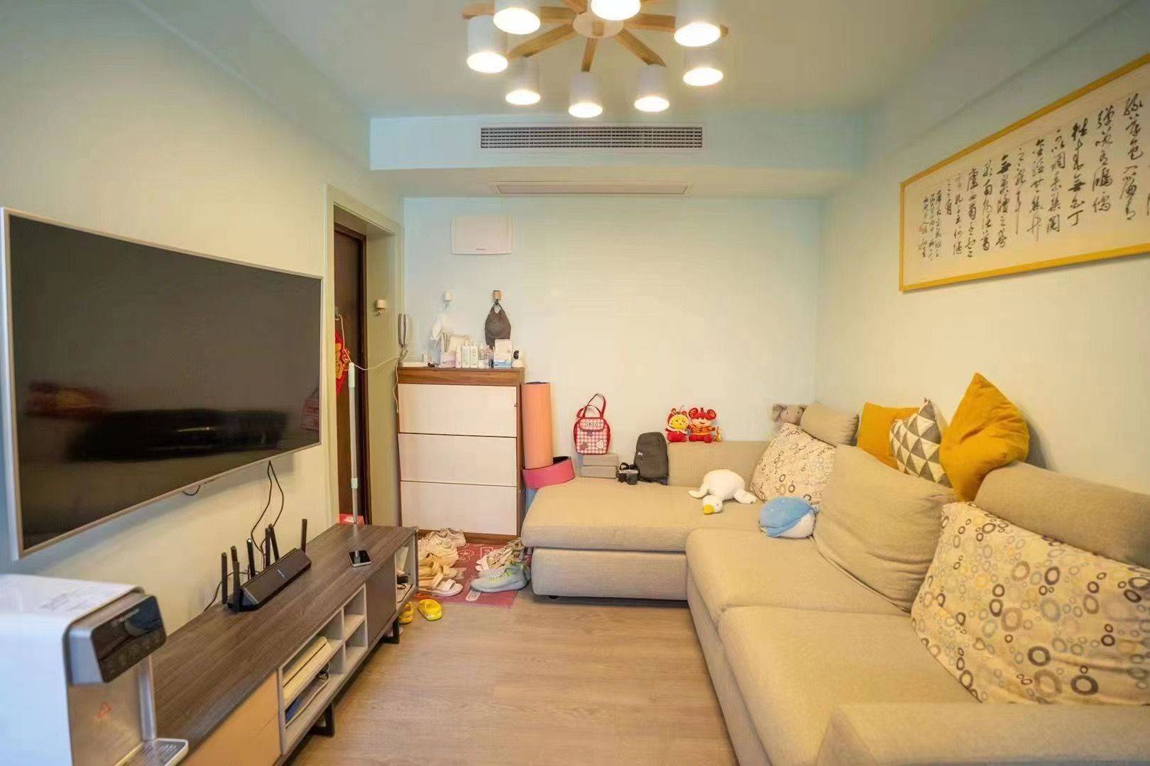 Shanghai-Pudong-Clean&Comfy,No Gender Limit,Hustle & Bustle