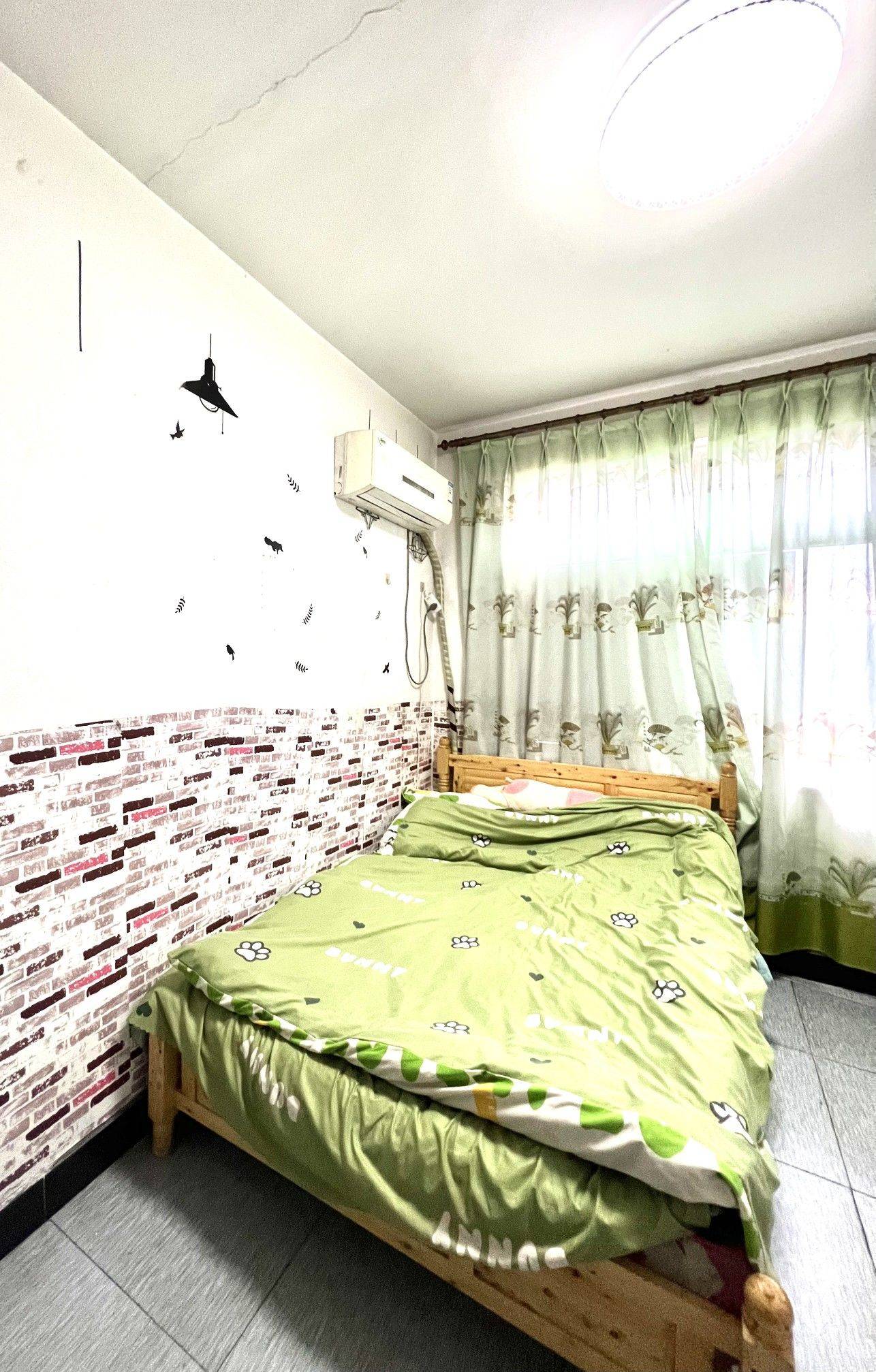 Chengdu-Pidu-Cozy Home,Clean&Comfy,No Gender Limit,Hustle & Bustle,“Friends”,Chilled,LGBTQ Friendly,Pet Friendly