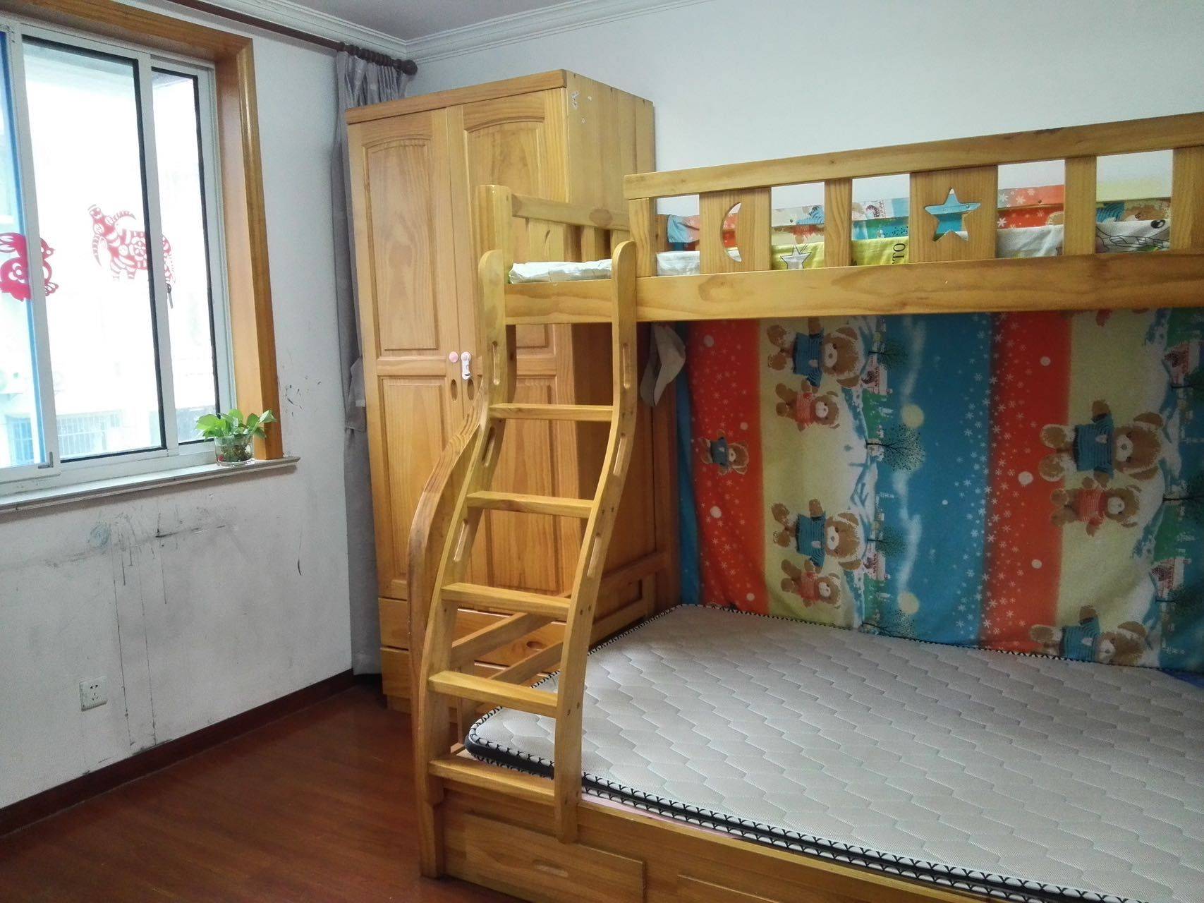 Shanghai-Pudong-No Gender Limit,Hustle & Bustle,LGBTQ Friendly,Pet Friendly