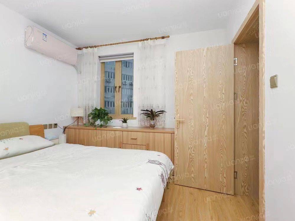 上海 徐汇 | 漕宝路地铁站1号口_4