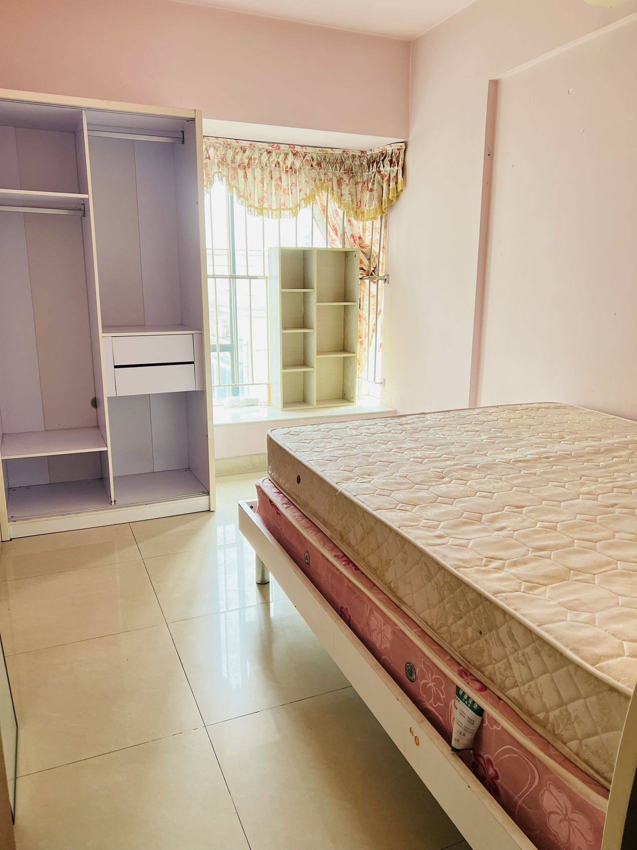 Dongguan-Houjie-Clean&Comfy,No Gender Limit