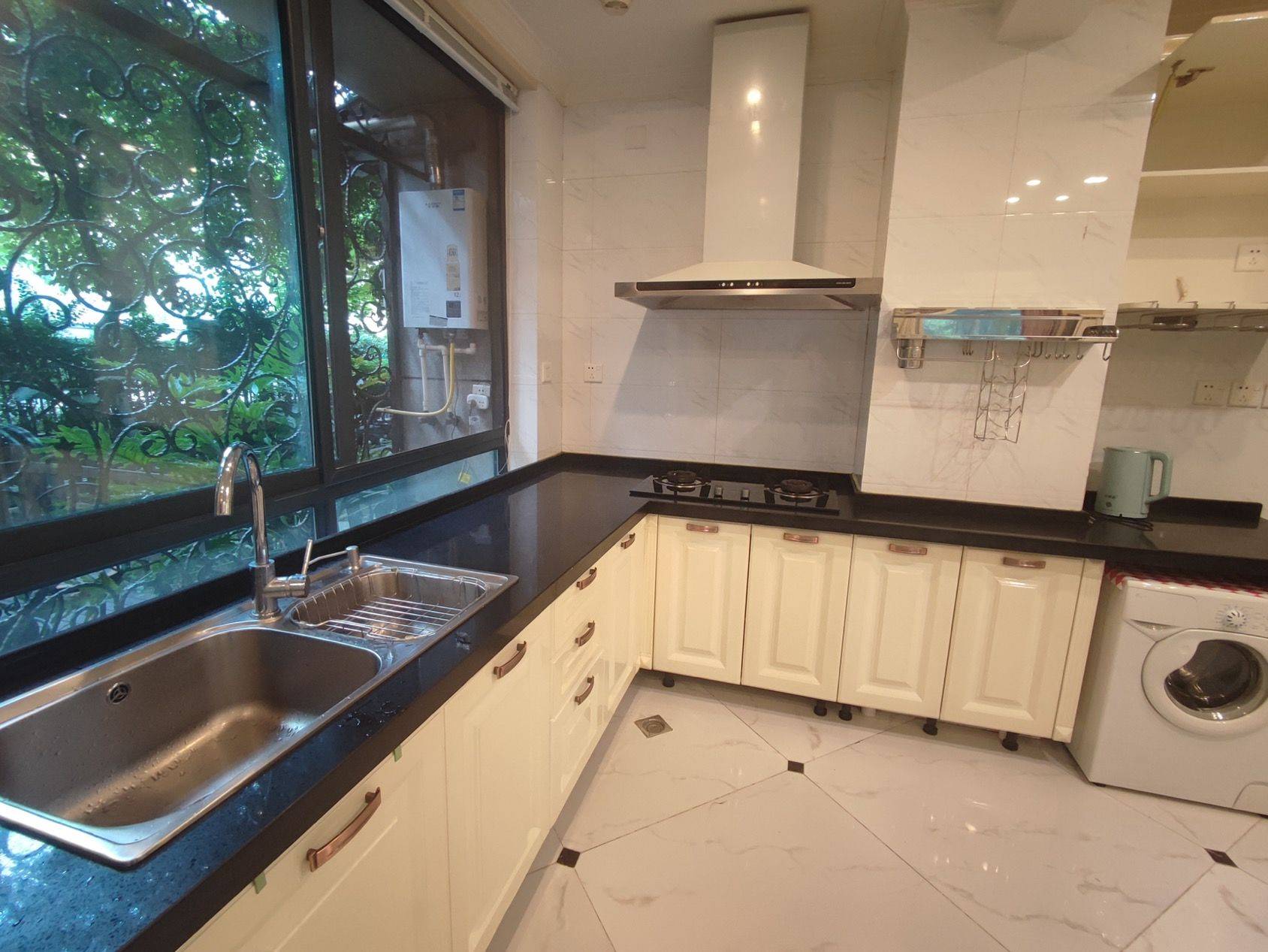 Chengdu-Qingyang-Cozy Home,Clean&Comfy,No Gender Limit,Hustle & Bustle,“Friends”,Chilled