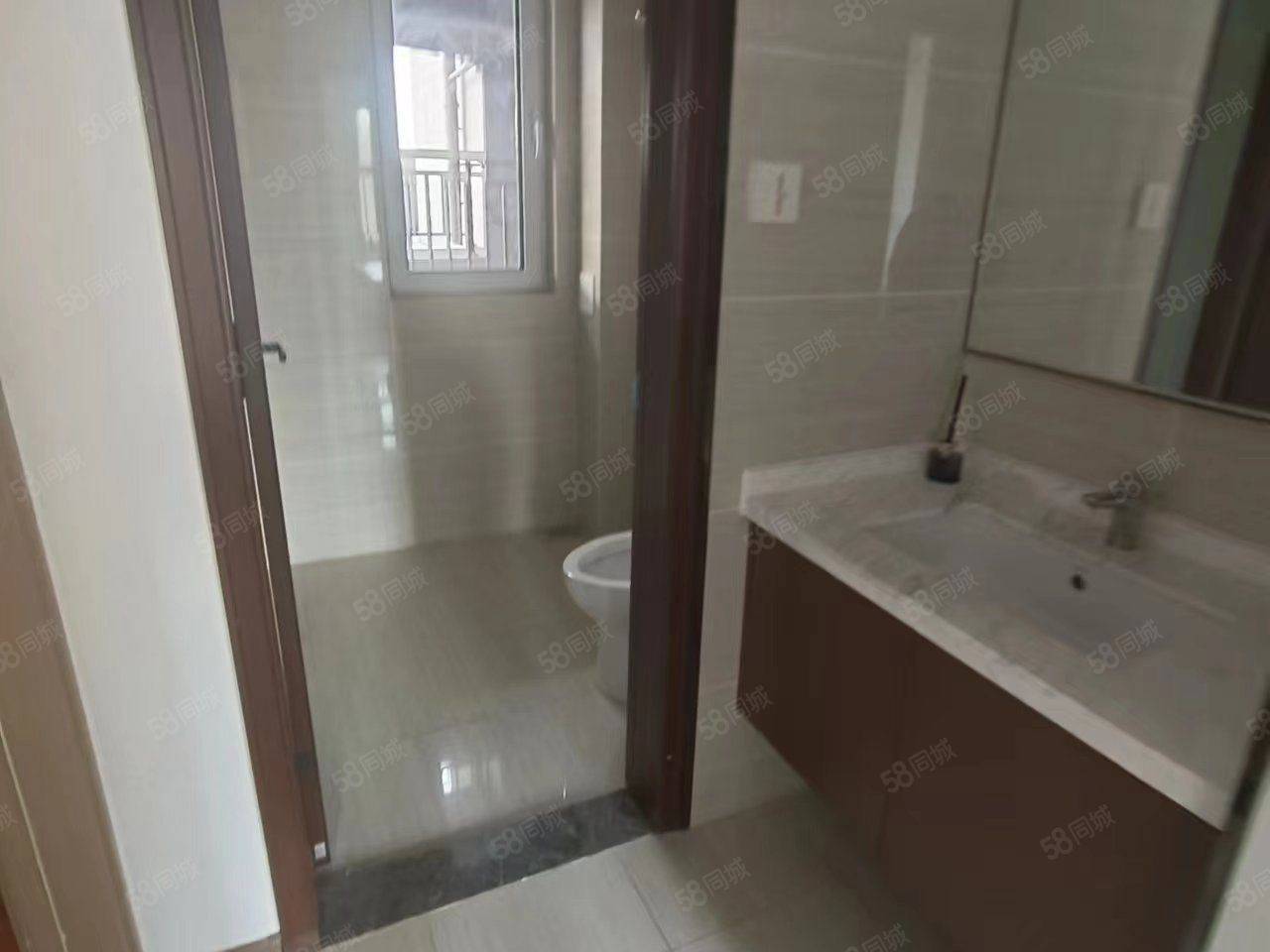 Qingdao-Huangdao-Cozy Home,Clean&Comfy,No Gender Limit,Hustle & Bustle