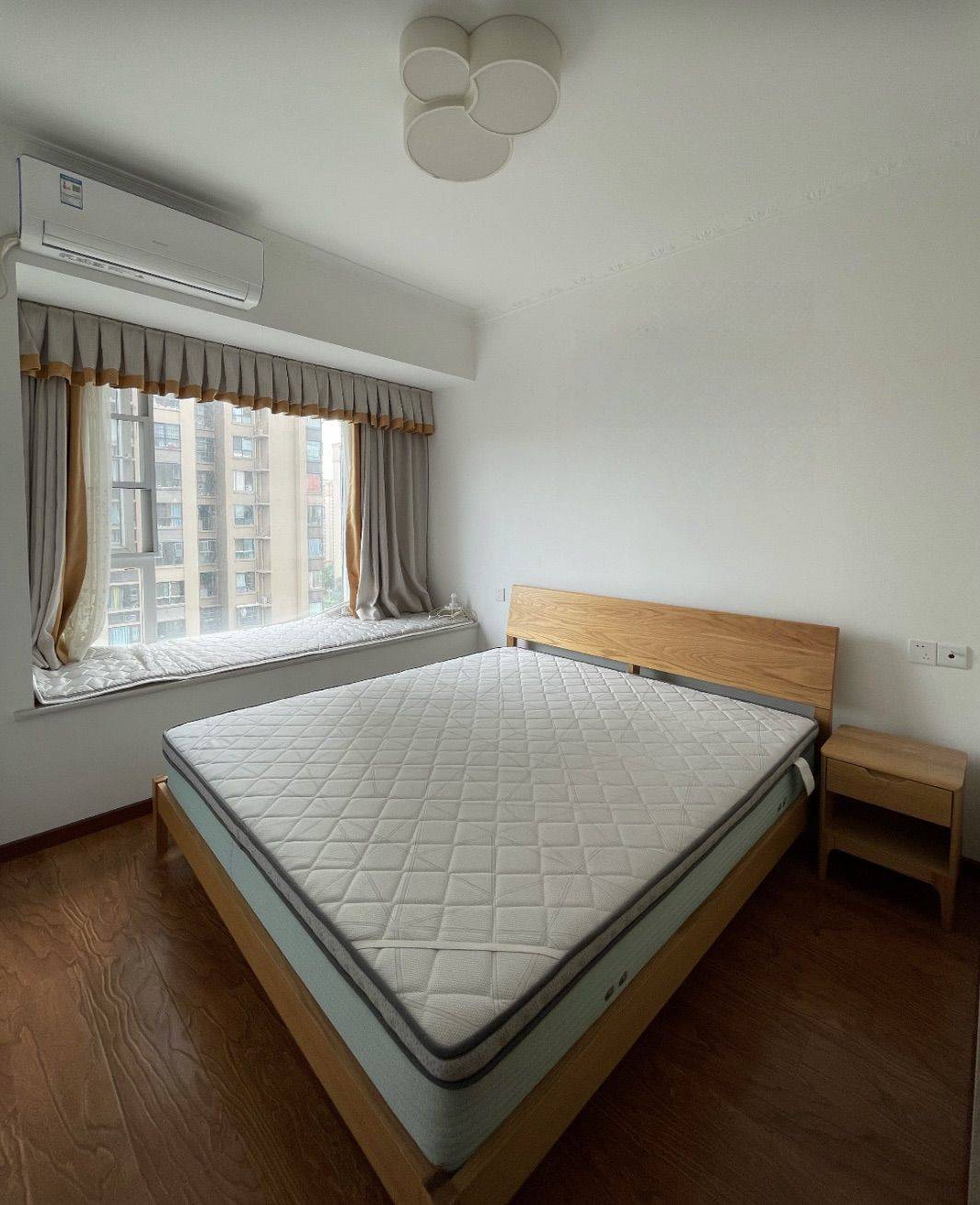 新都 大丰街道诚信路199号绿地城