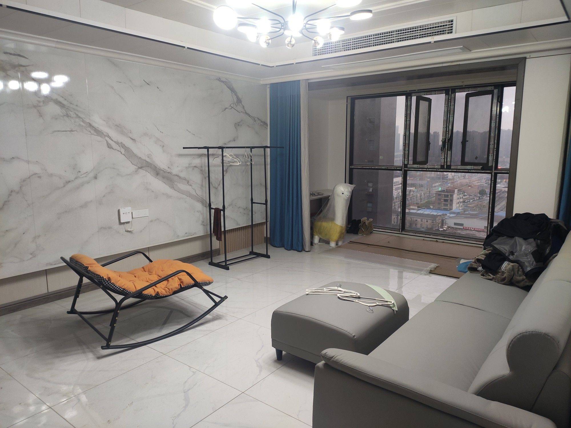 Hongshan 铁机新居