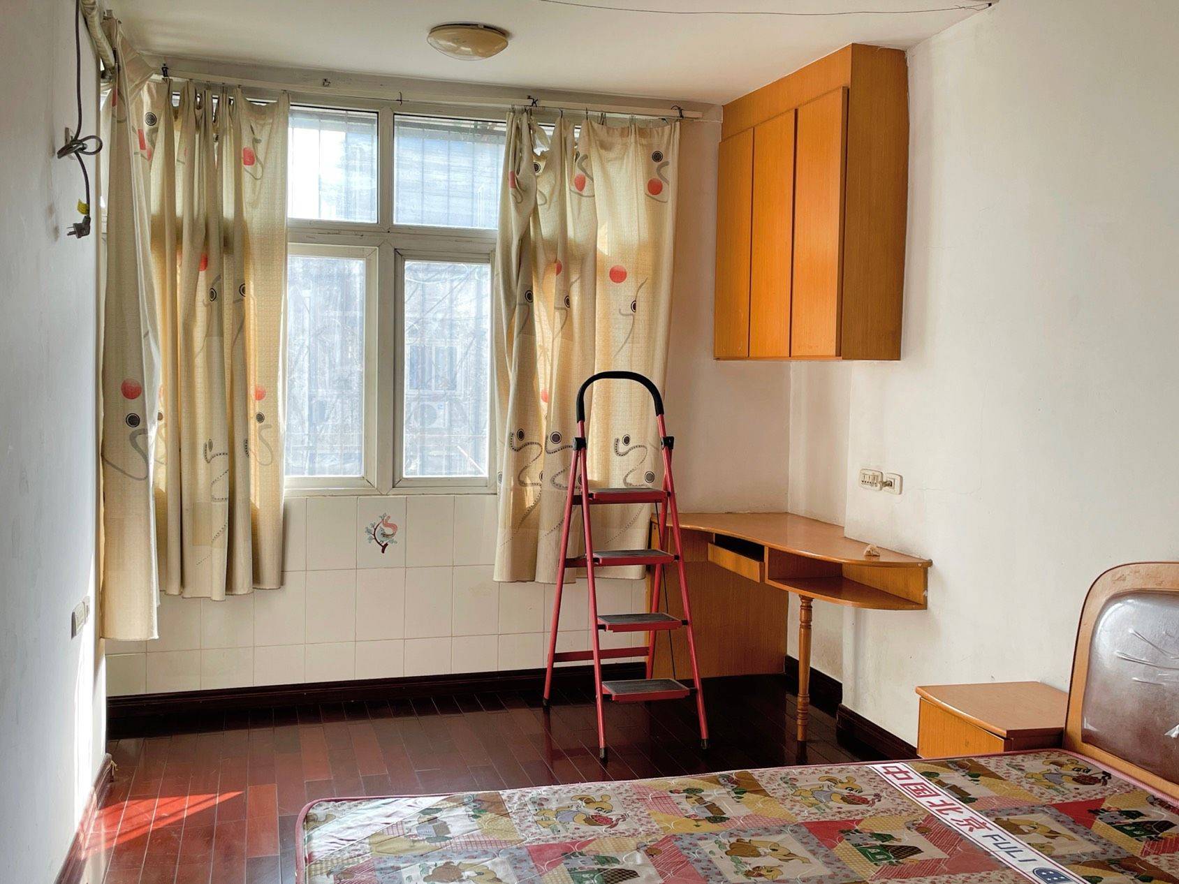 Cozy Home-Clean&Comfy-No Gender Limit-Hustle & Bustle-“Friends”-Chilled-LGBTQ Friendly-Pet Friendly