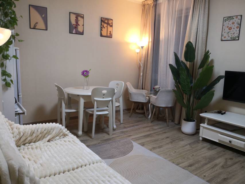 Chengdu-Chenghua-Cozy Home,Clean&Comfy,No Gender Limit,Hustle & Bustle,“Friends”,Chilled,LGBTQ Friendly