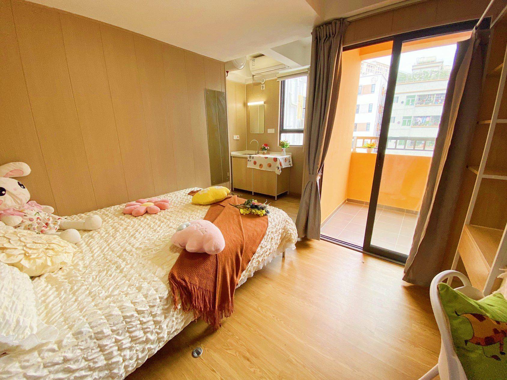 Shenzhen-Nanshan-Cozy Home,Clean&Comfy,No Gender Limit,Hustle & Bustle,“Friends”,Chilled,LGBTQ Friendly
