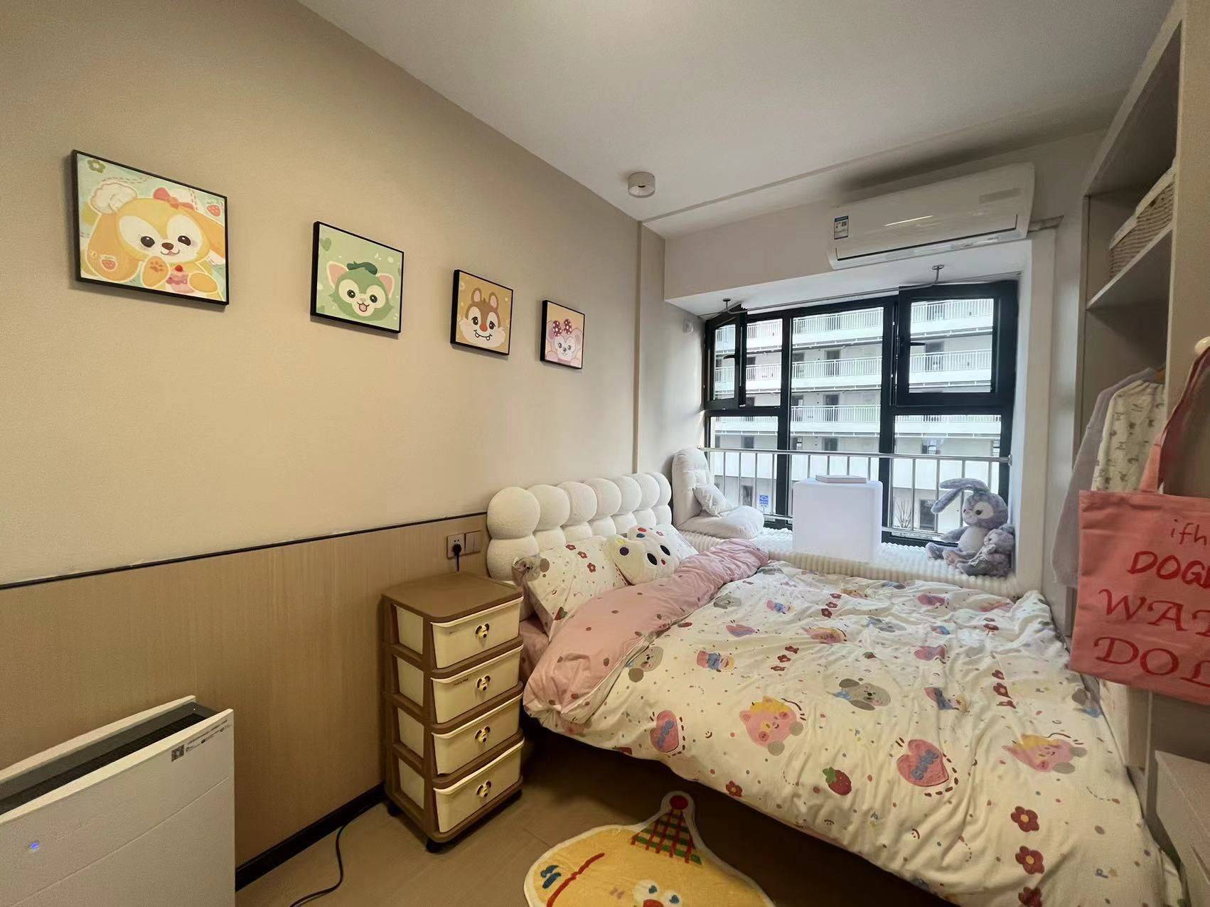 Shanghai-Pudong-Cozy Home,No Gender Limit,Hustle & Bustle,“Friends”