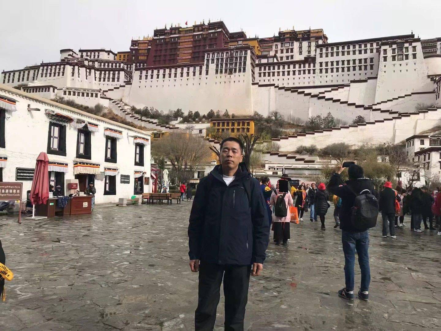 李先生
