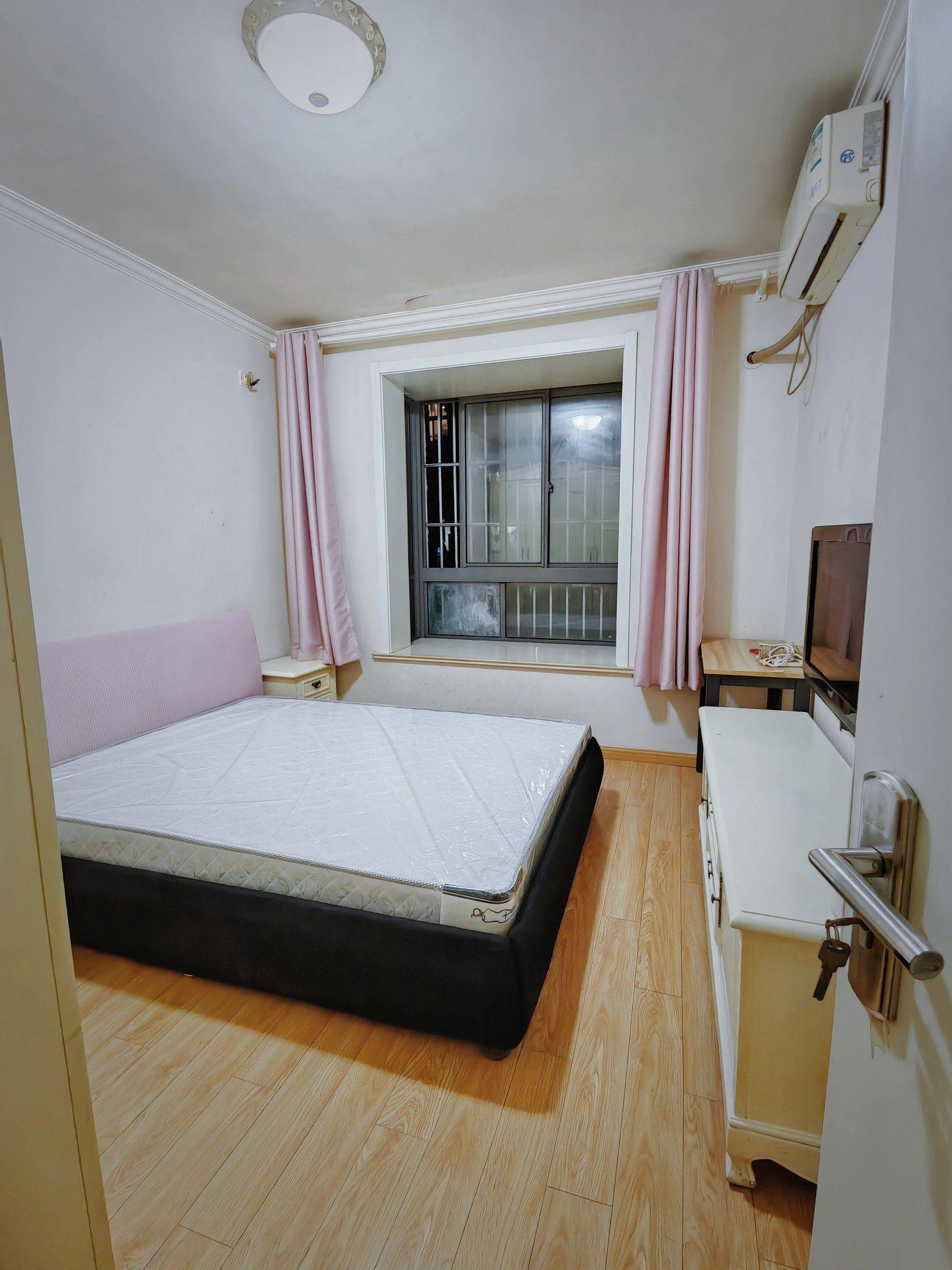 Shanghai-Baoshan-Cozy Home,Clean&Comfy,No Gender Limit,Hustle & Bustle,“Friends”,Chilled,LGBTQ Friendly,Pet Friendly