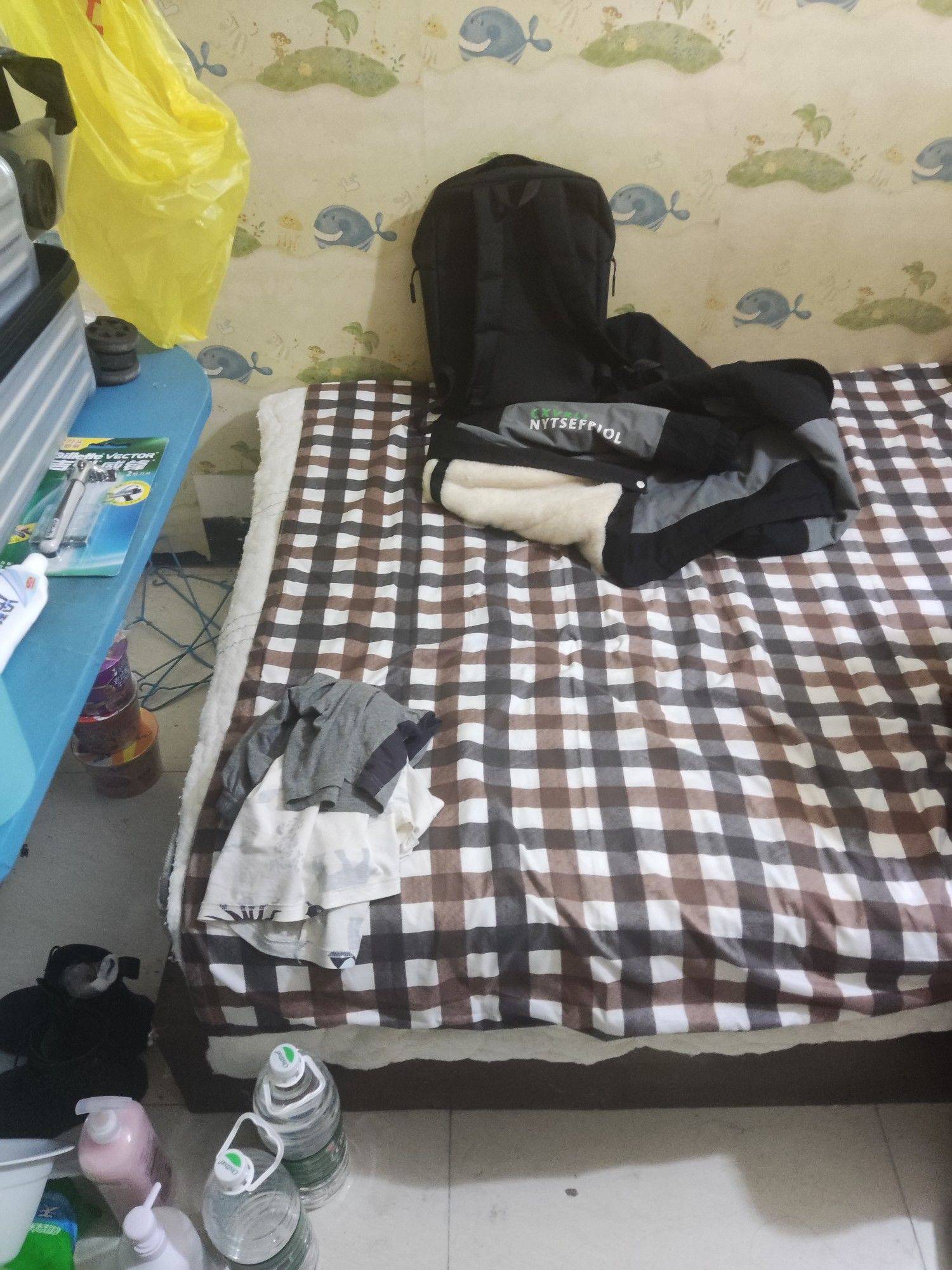 Chongqing-Jiulongpo-袁家岗轻轨站附近,次卧500,房东直租无中介费,Cozy Home,Clean&Comfy,No Gender Limit,Hustle & Bustle