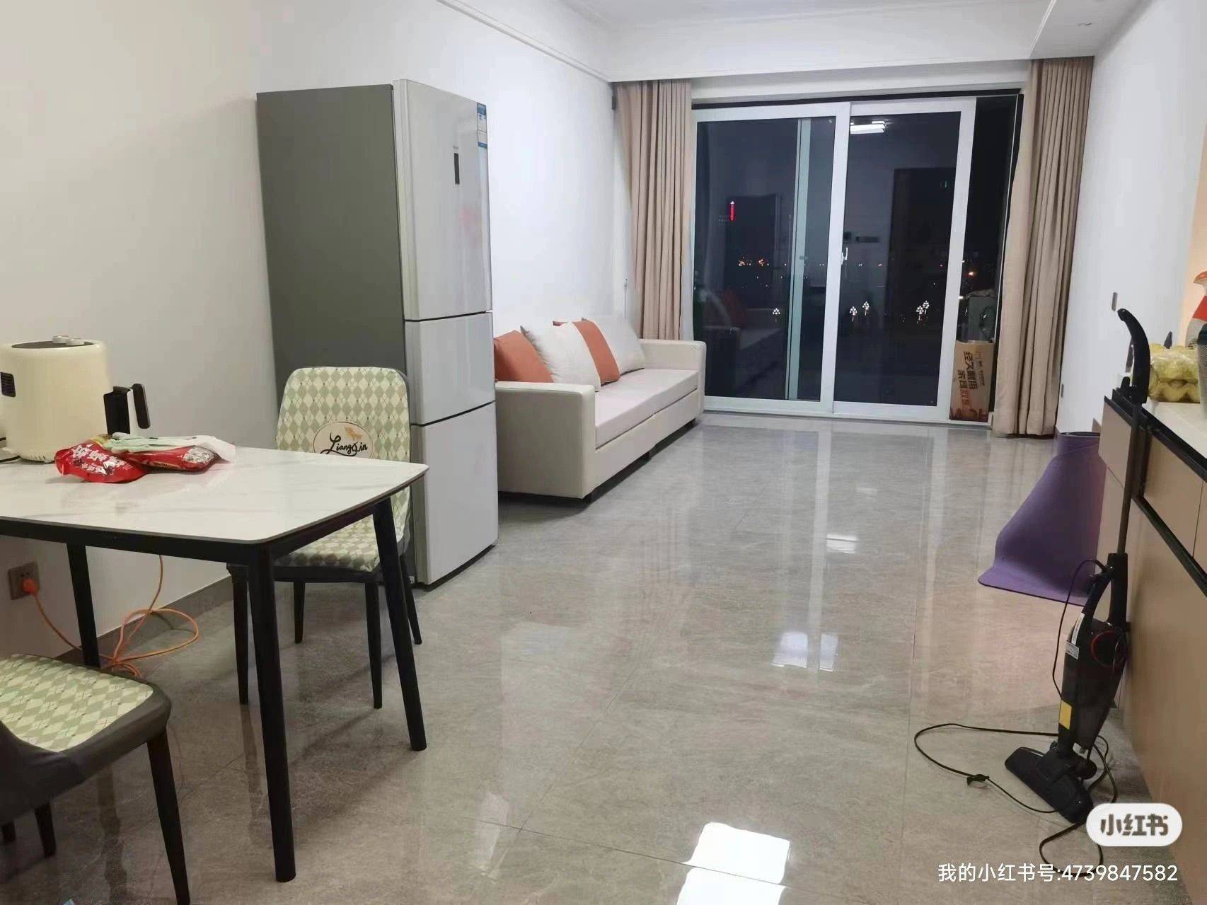 Wuhan-Hongshan-Cozy Home,Clean&Comfy,No Gender Limit,Hustle & Bustle,“Friends”,Chilled