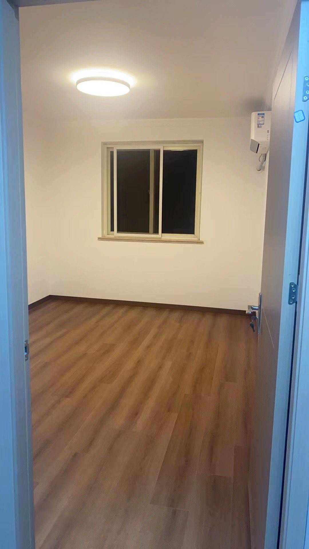 Shanghai-Huangpu-Clean&Comfy