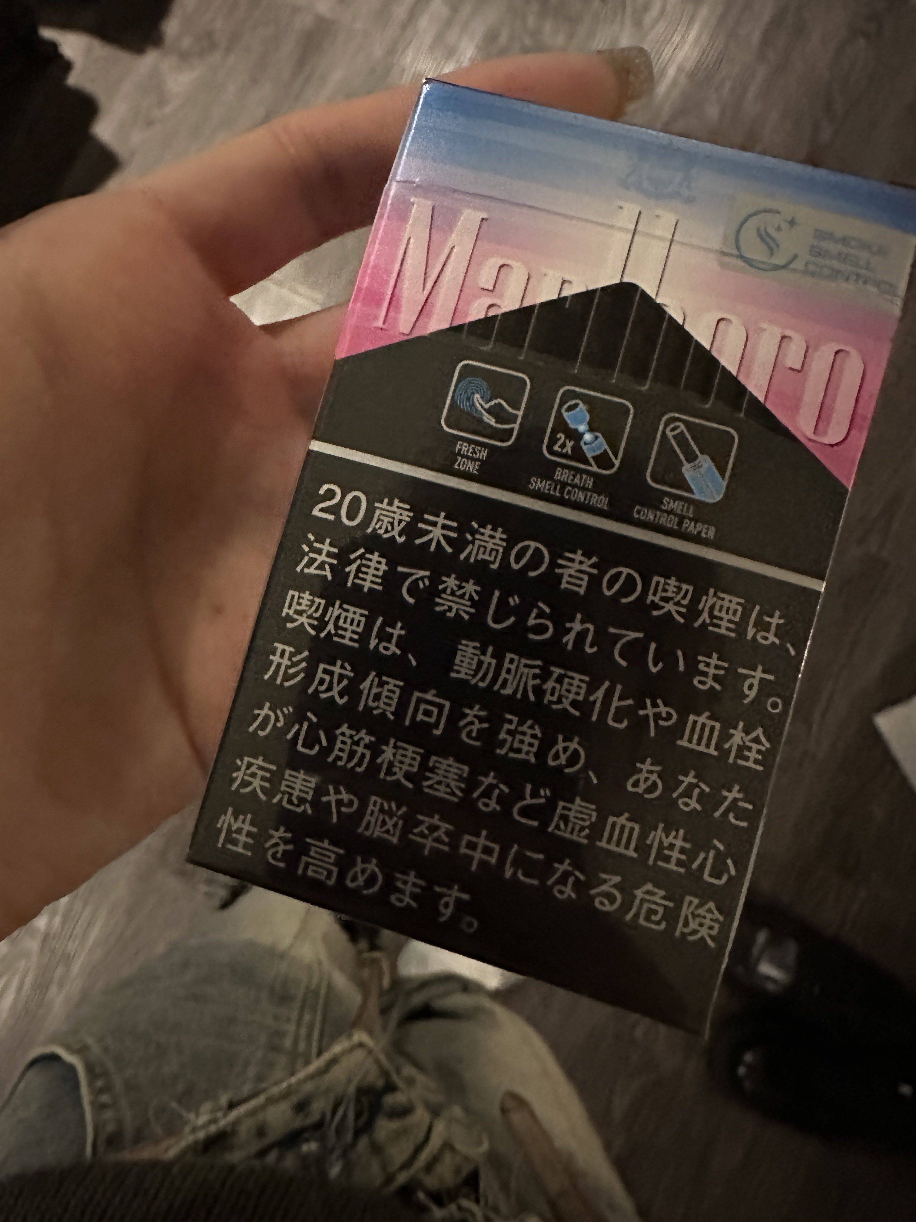 士