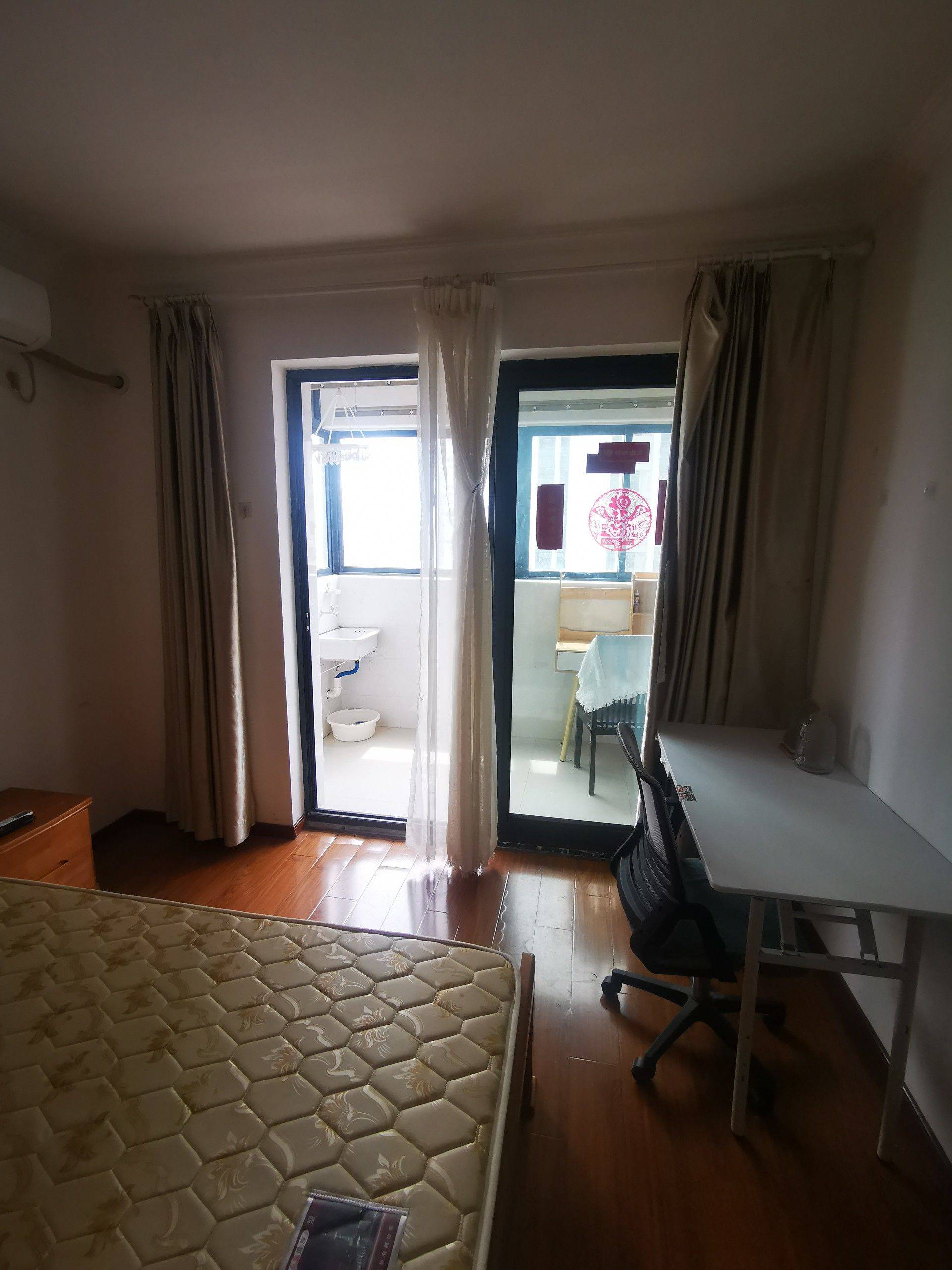 Shanghai-Xuhui-Cozy Home,Clean&Comfy,No Gender Limit,Hustle & Bustle,“Friends”,Chilled,LGBTQ Friendly,Pet Friendly