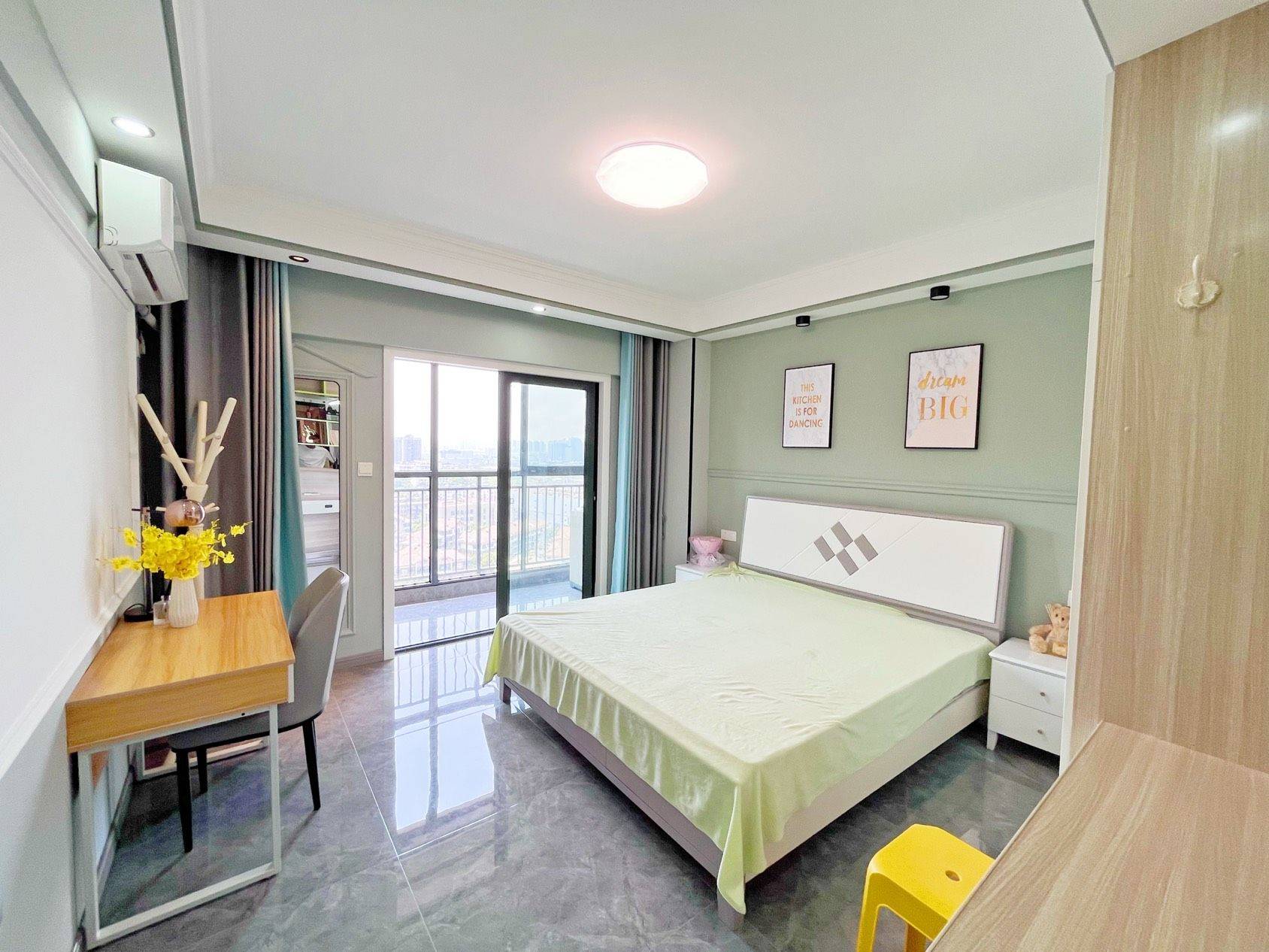Wuhan-Hongshan-Cozy Home,Clean&Comfy,No Gender Limit,Hustle & Bustle