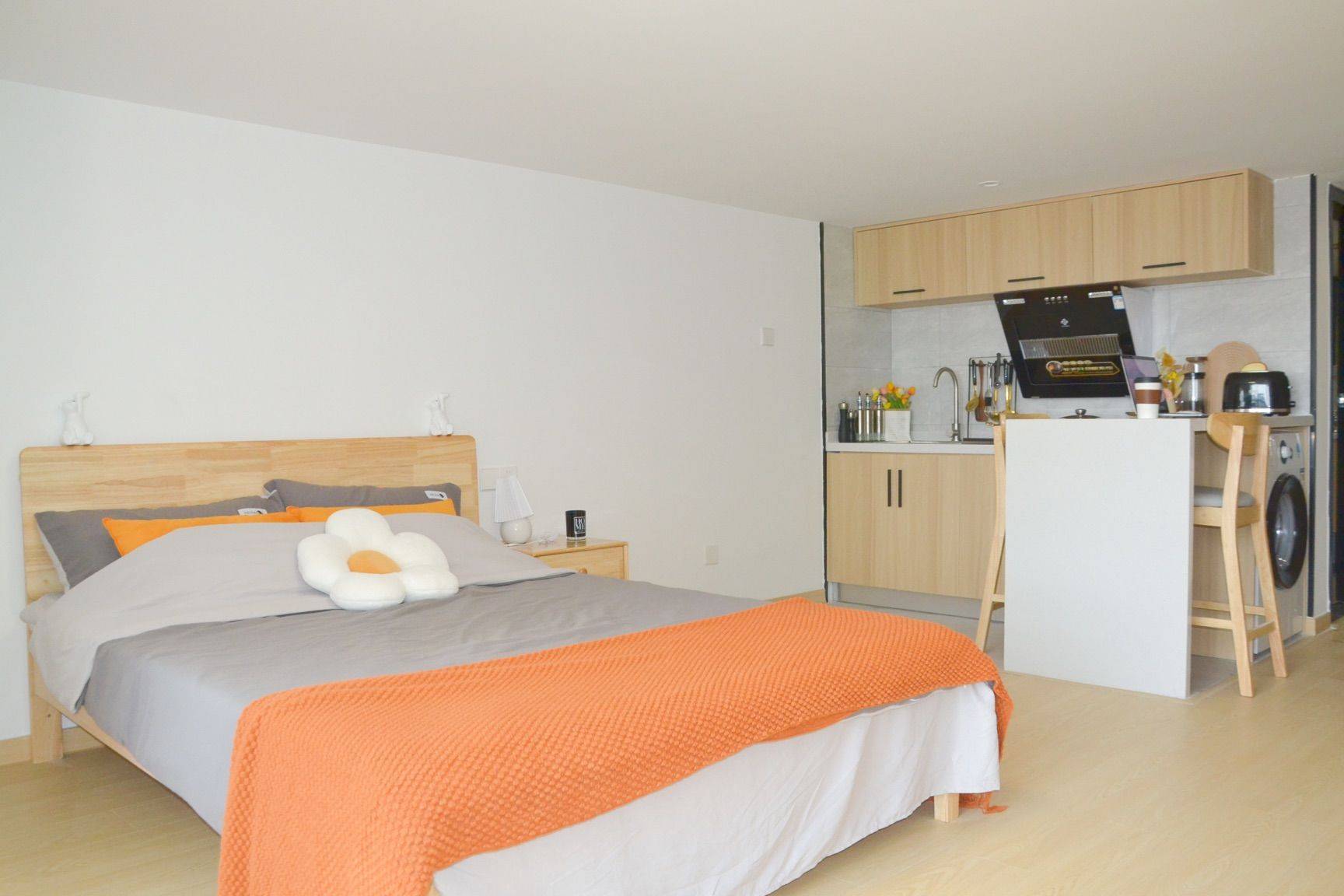 Hangzhou-Xihu-Cozy Home,Clean&Comfy,No Gender Limit,Hustle & Bustle,Chilled,LGBTQ Friendly