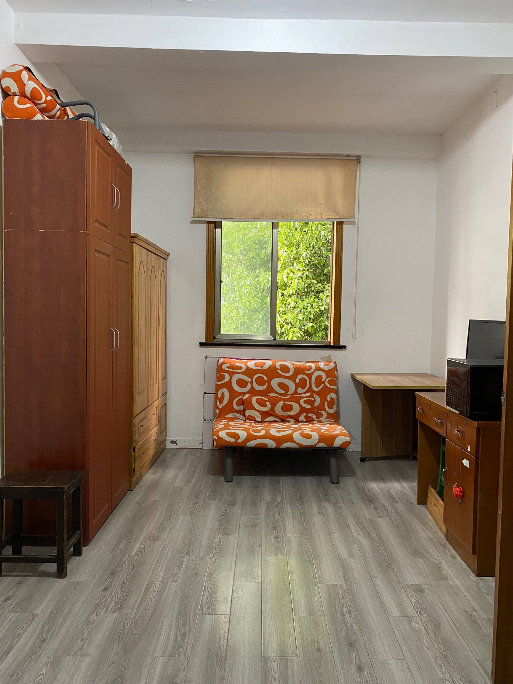 Shanghai-Yangpu-“Friends”