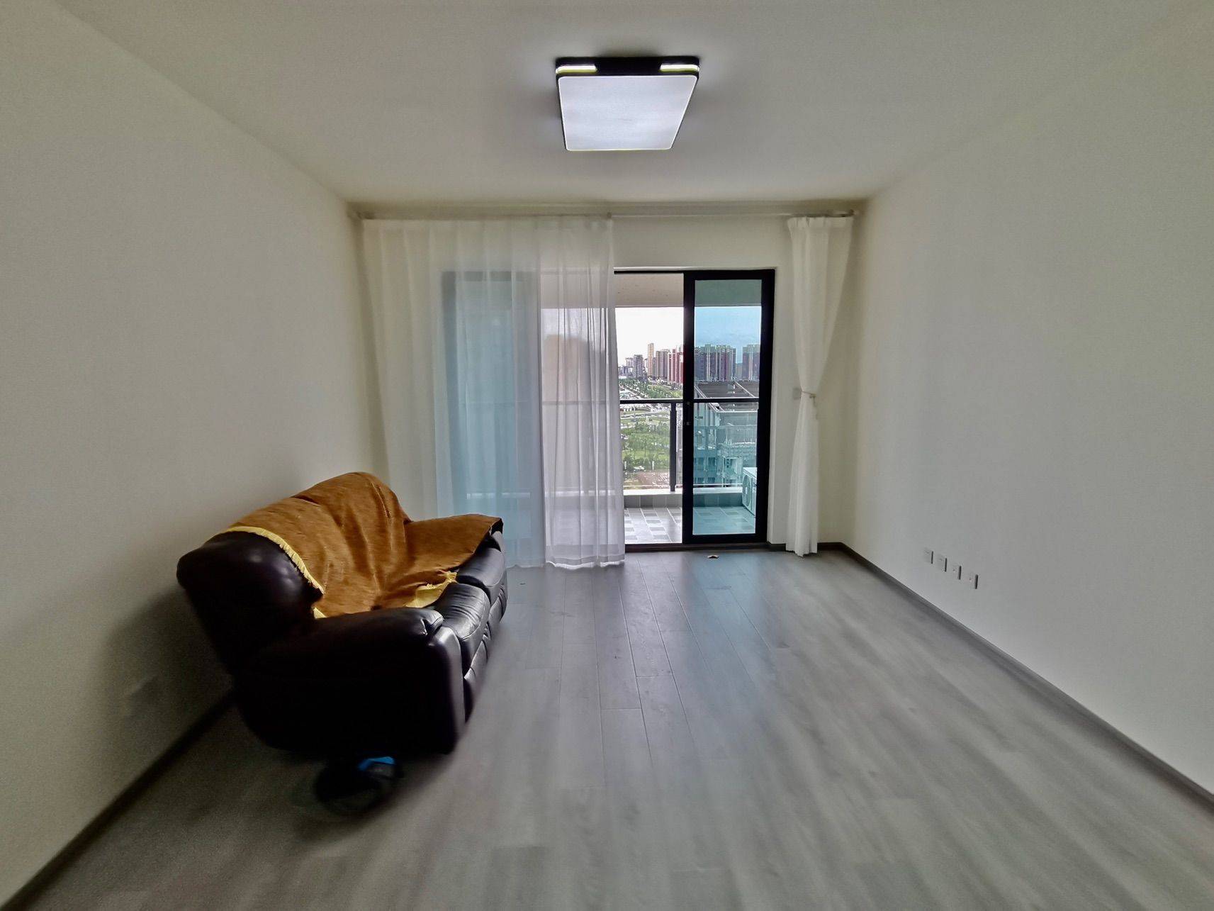 Chengdu-Tianfu-可短租,房东直租,无中介费,民水民电
,Pet Friendly,LGBTQ Friendly,Cozy Home,Clean&Comfy,No Gender Limit,Chilled