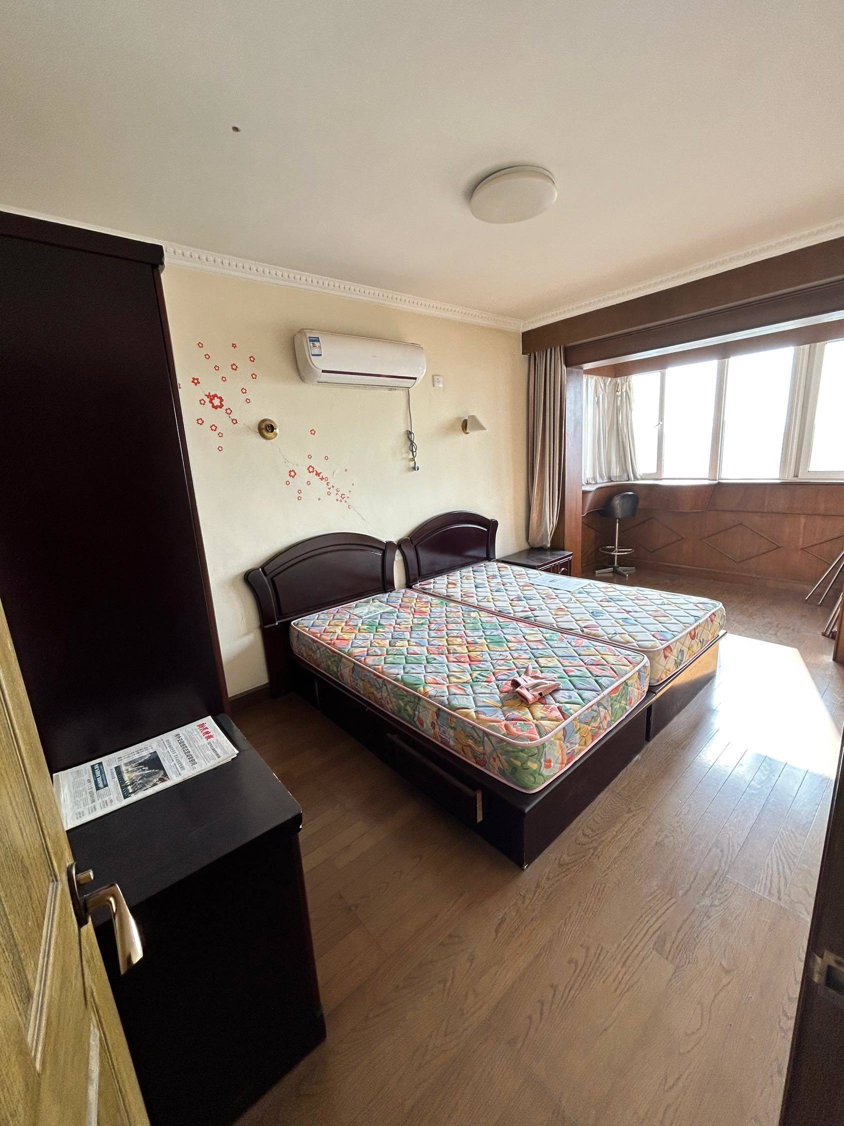 Shanghai-Putuo-Cozy Home,Clean&Comfy,No Gender Limit,Hustle & Bustle,“Friends”,Chilled,LGBTQ Friendly