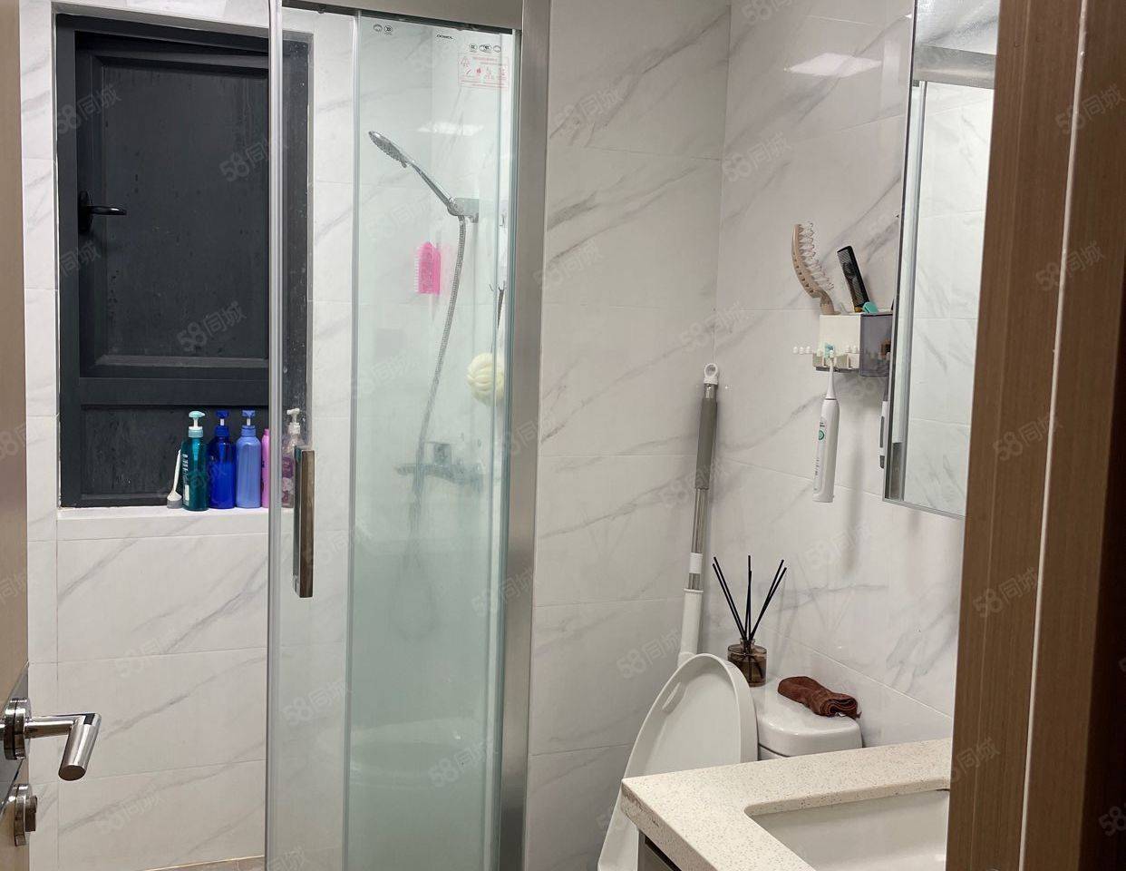 Dongguan-Xiegang-Cozy Home,Clean&Comfy,No Gender Limit,Hustle & Bustle
