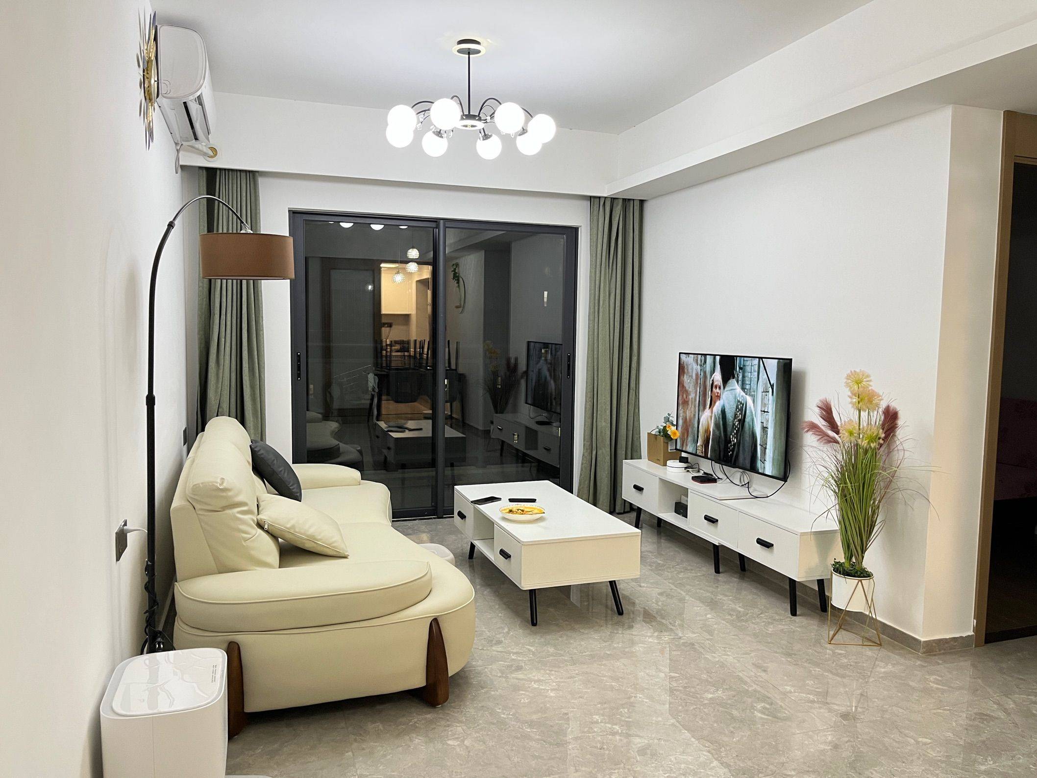 Dongguan-Xiegang-Cozy Home,Clean&Comfy,No Gender Limit,Hustle & Bustle