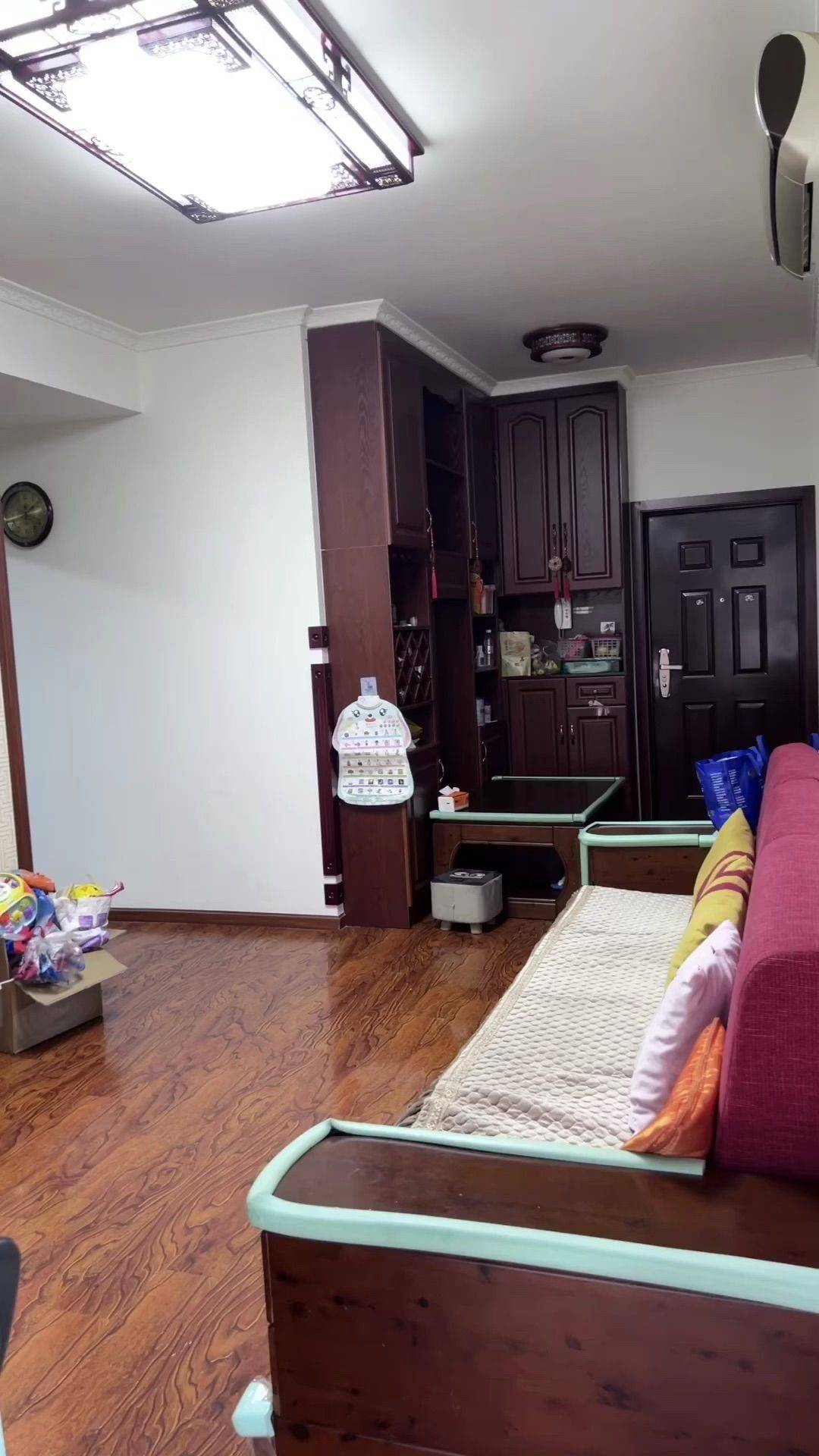 Chengdu-Jinniu-No Gender Limit,Hustle & Bustle,Pet Friendly
