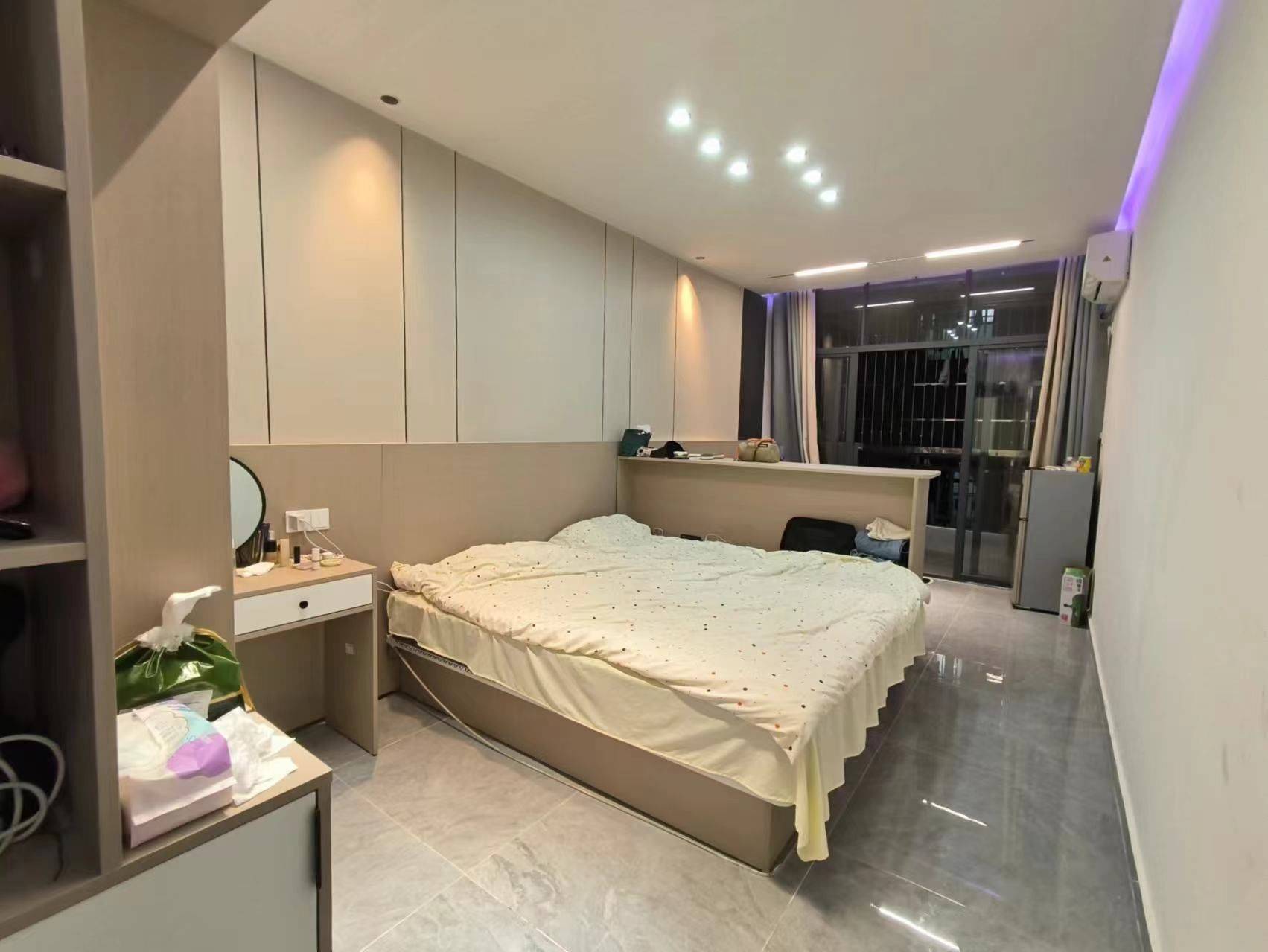 Dongguan-Dalang-Cozy Home,Clean&Comfy,No Gender Limit,Hustle & Bustle