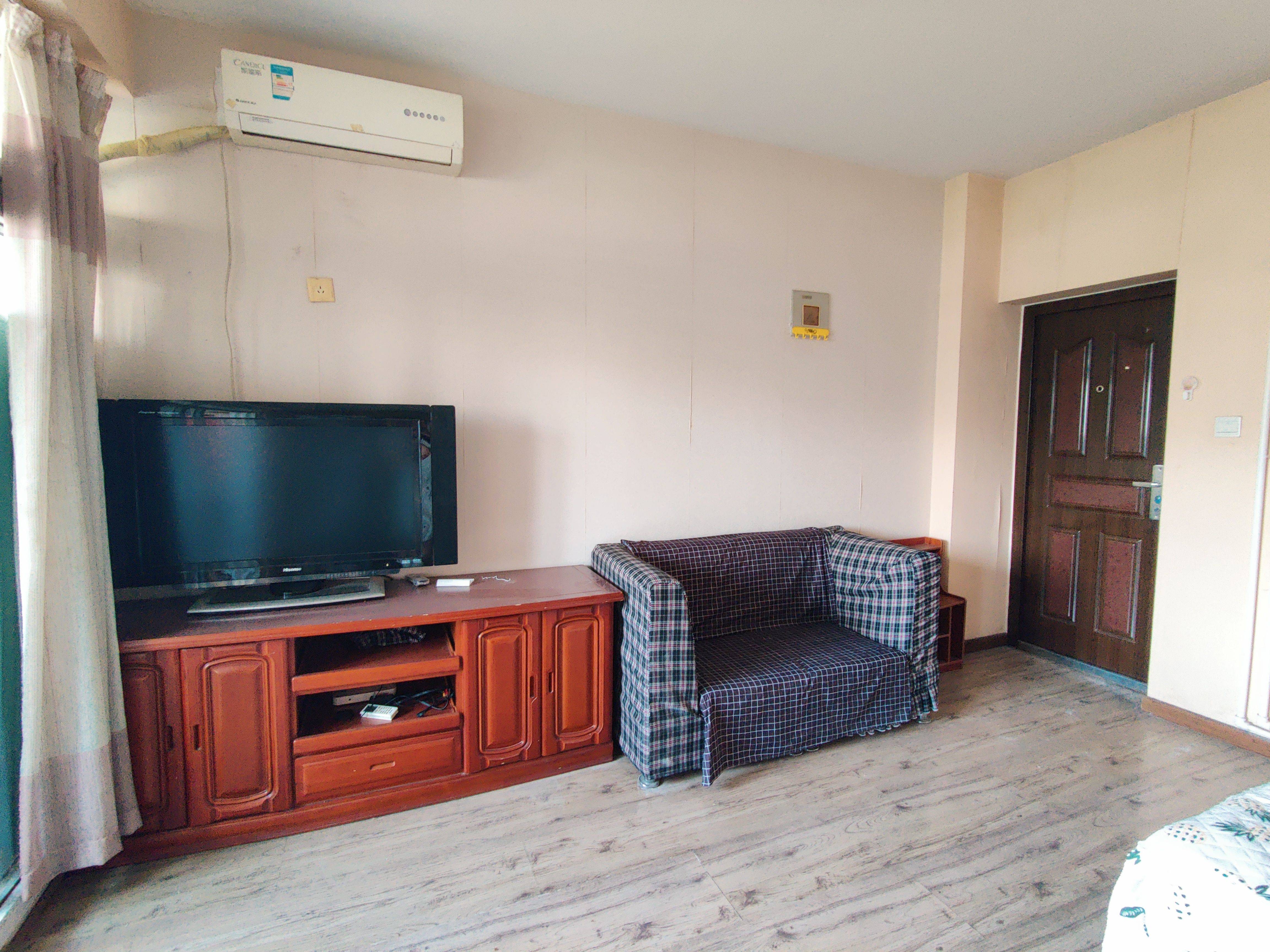 Jinan-Lixia-Cozy Home,Clean&Comfy,No Gender Limit,Hustle & Bustle,“Friends”,Chilled