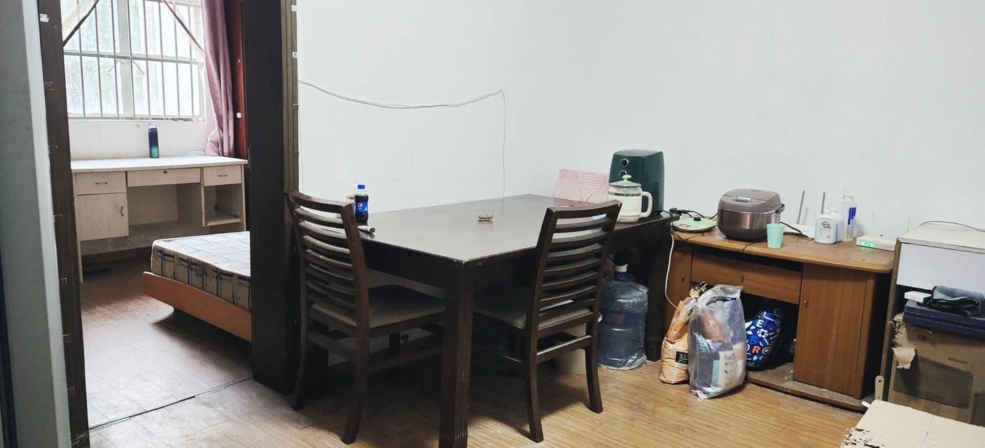 Shanghai-Xuhui-Cozy Home,Clean&Comfy,No Gender Limit,Hustle & Bustle,“Friends”,Chilled,LGBTQ Friendly