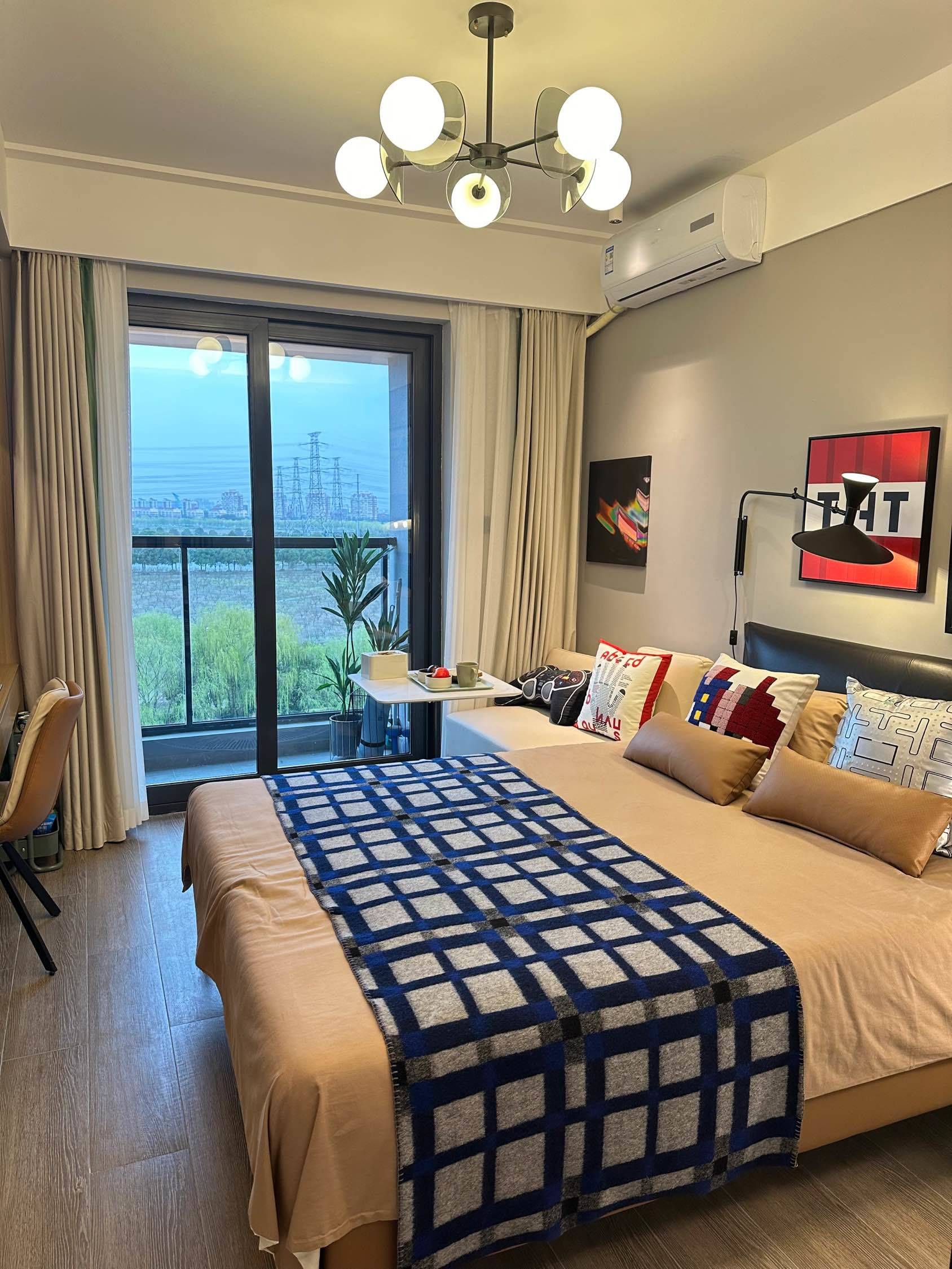 Shanghai-Songjiang-Cozy Home,Clean&Comfy,No Gender Limit,Hustle & Bustle,“Friends”,Chilled,LGBTQ Friendly,Pet Friendly