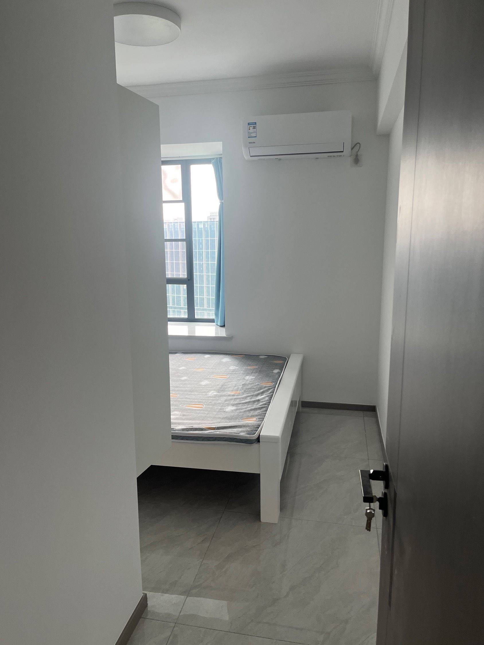 Wuhan-Hongshan-Cozy Home,Clean&Comfy,No Gender Limit,Hustle & Bustle