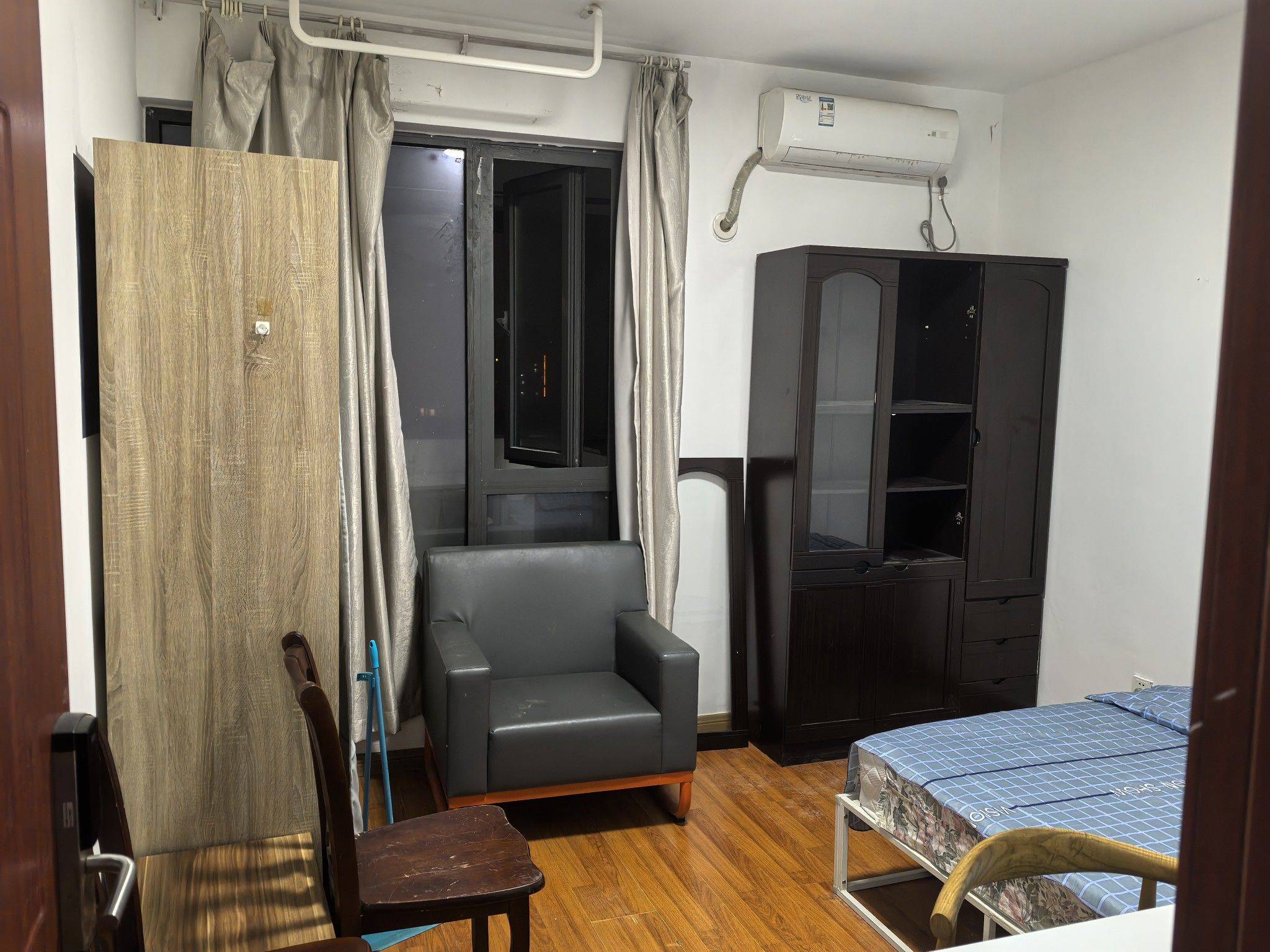 Shanghai-Pudong-Cozy Home,Clean&Comfy,No Gender Limit,Hustle & Bustle,“Friends”,Chilled,LGBTQ Friendly,Pet Friendly