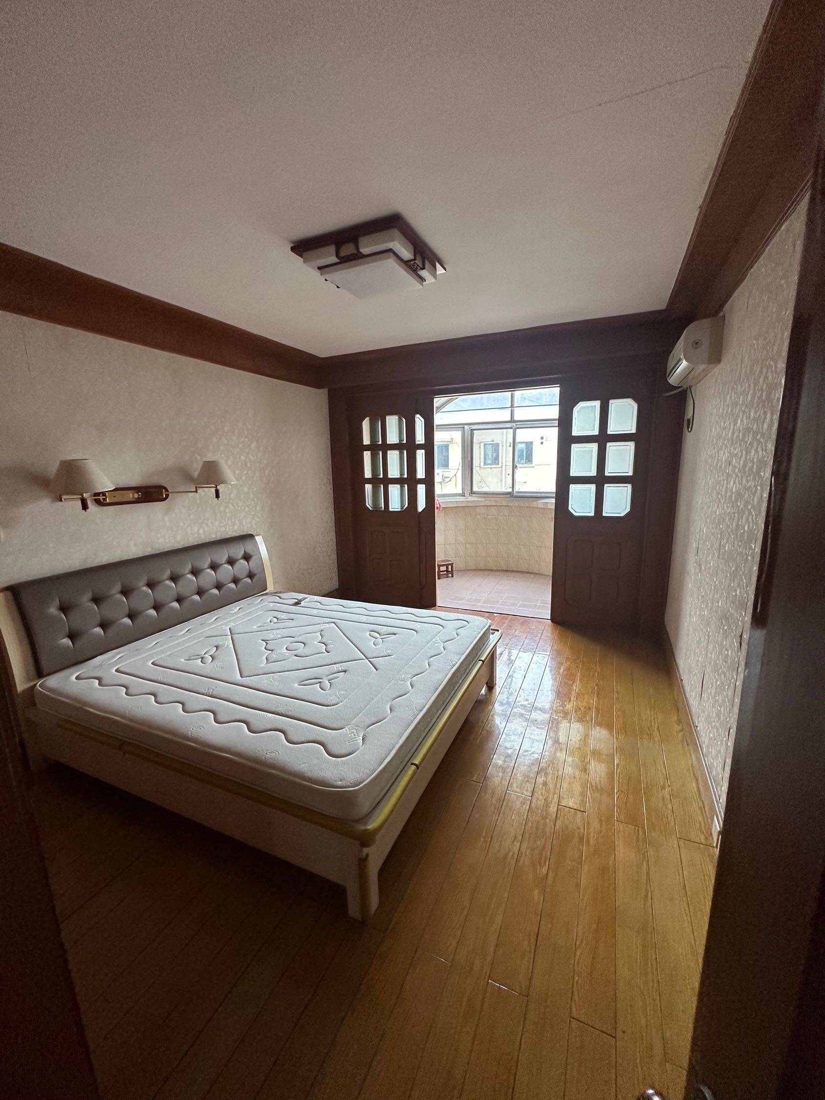 Shanghai-Pudong-Cozy Home,Clean&Comfy,No Gender Limit,Hustle & Bustle,“Friends”,Chilled,LGBTQ Friendly,Pet Friendly