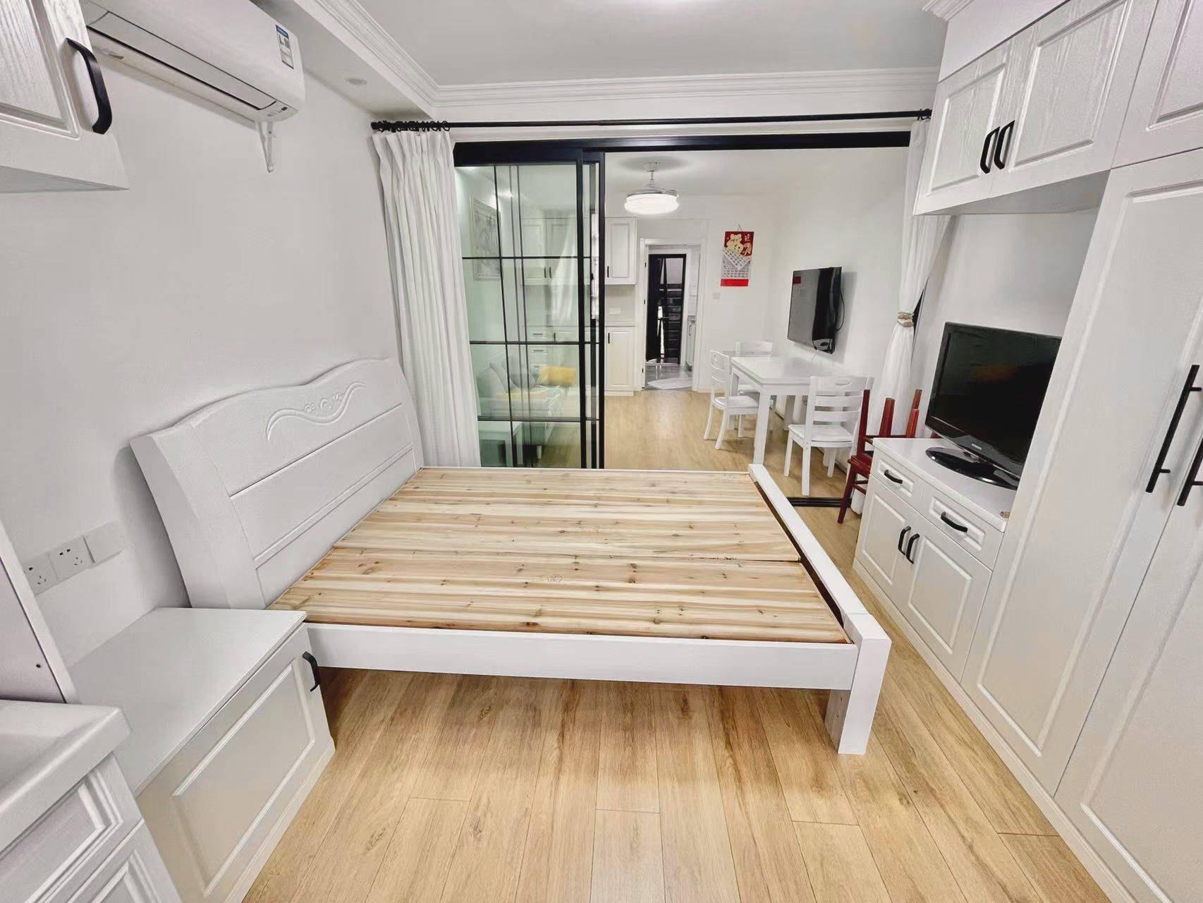 上海-静安-温馨小窝,干净治愈,不限性别,市井烟火气,老友记,慢时光,LGBTQ友好,宠物友好