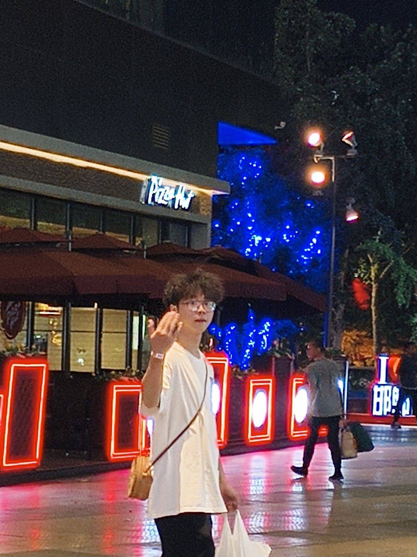 刘