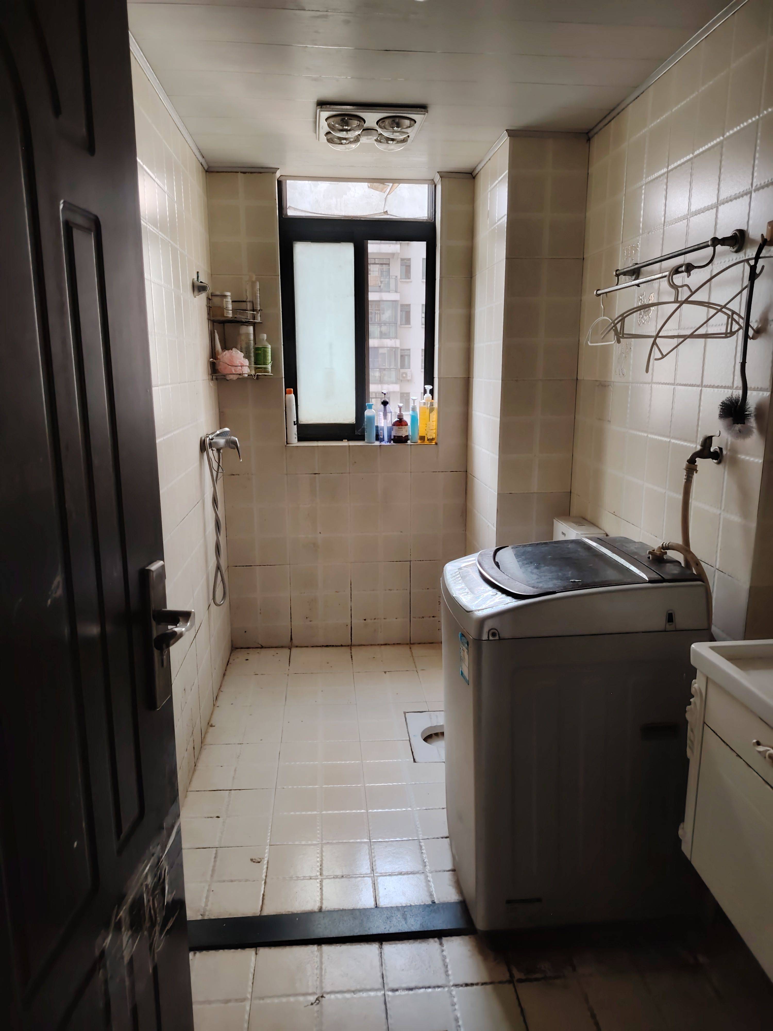 Wuhan-Hongshan-Cozy Home,Clean&Comfy,No Gender Limit,Hustle & Bustle,“Friends”,Chilled,LGBTQ Friendly