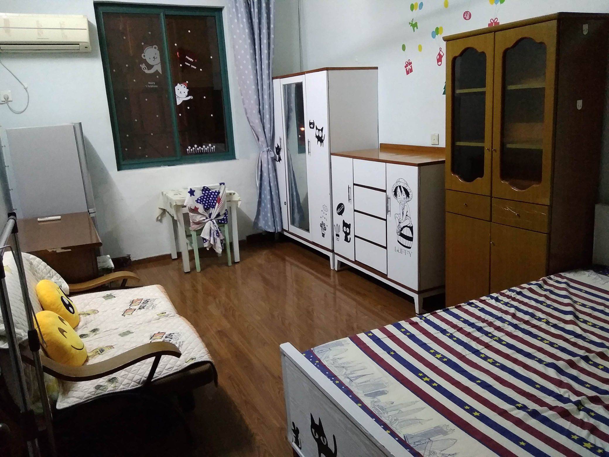 Shanghai-Yangpu-Cozy Home,Clean&Comfy,No Gender Limit,Hustle & Bustle,“Friends”,Chilled